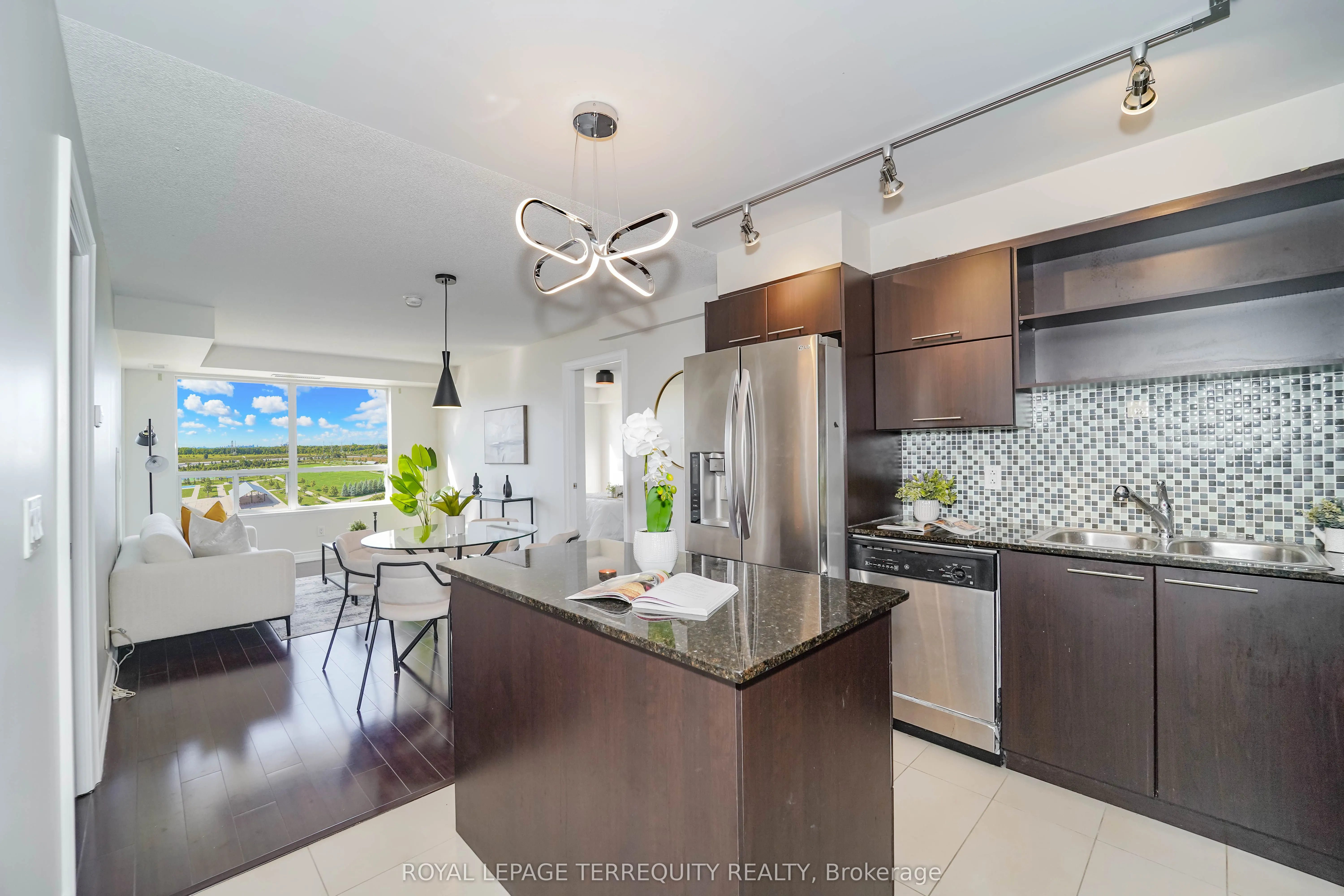 39 Galleria Parkway, #1011