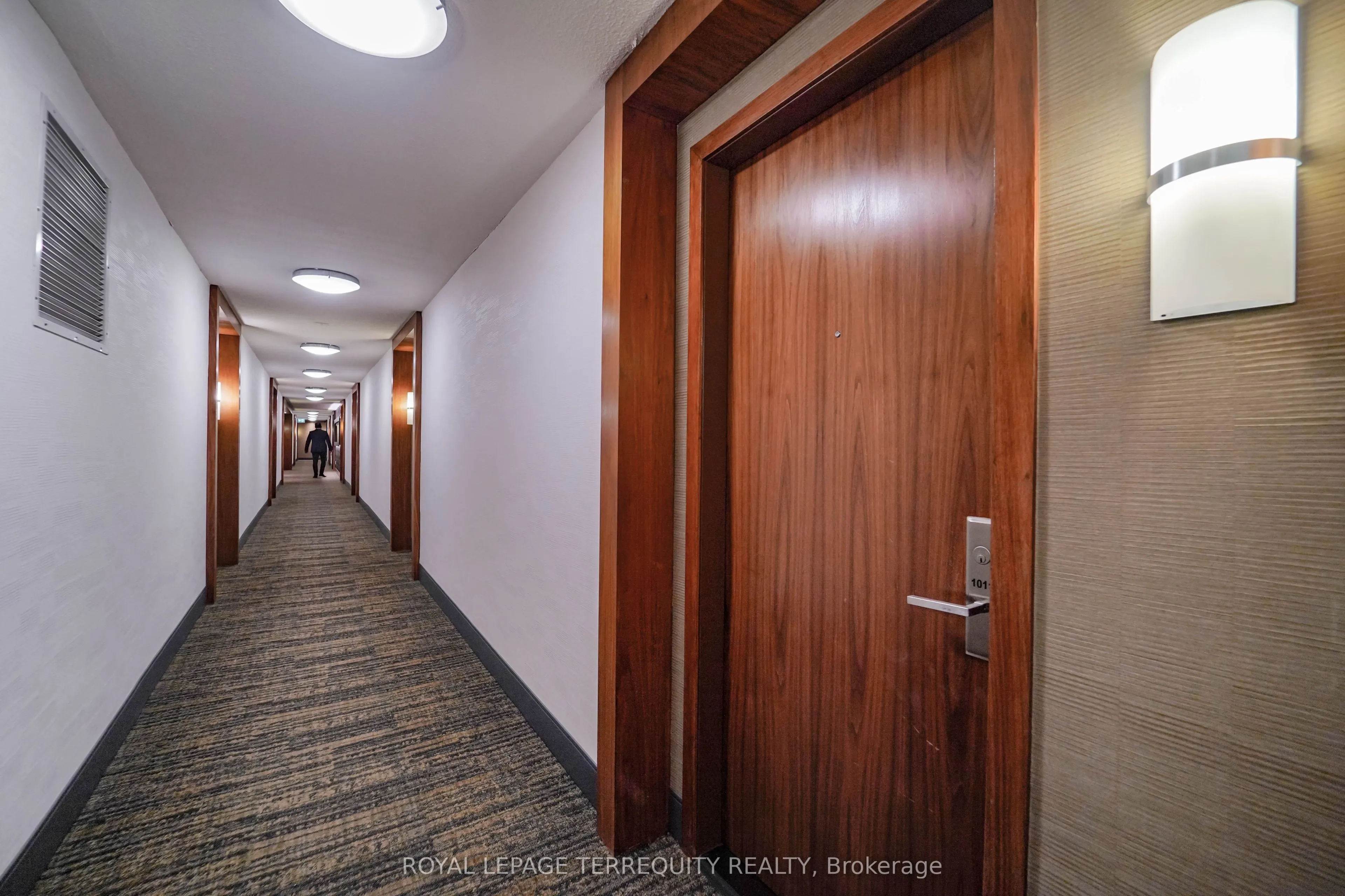 39 Galleria Parkway, #1011
