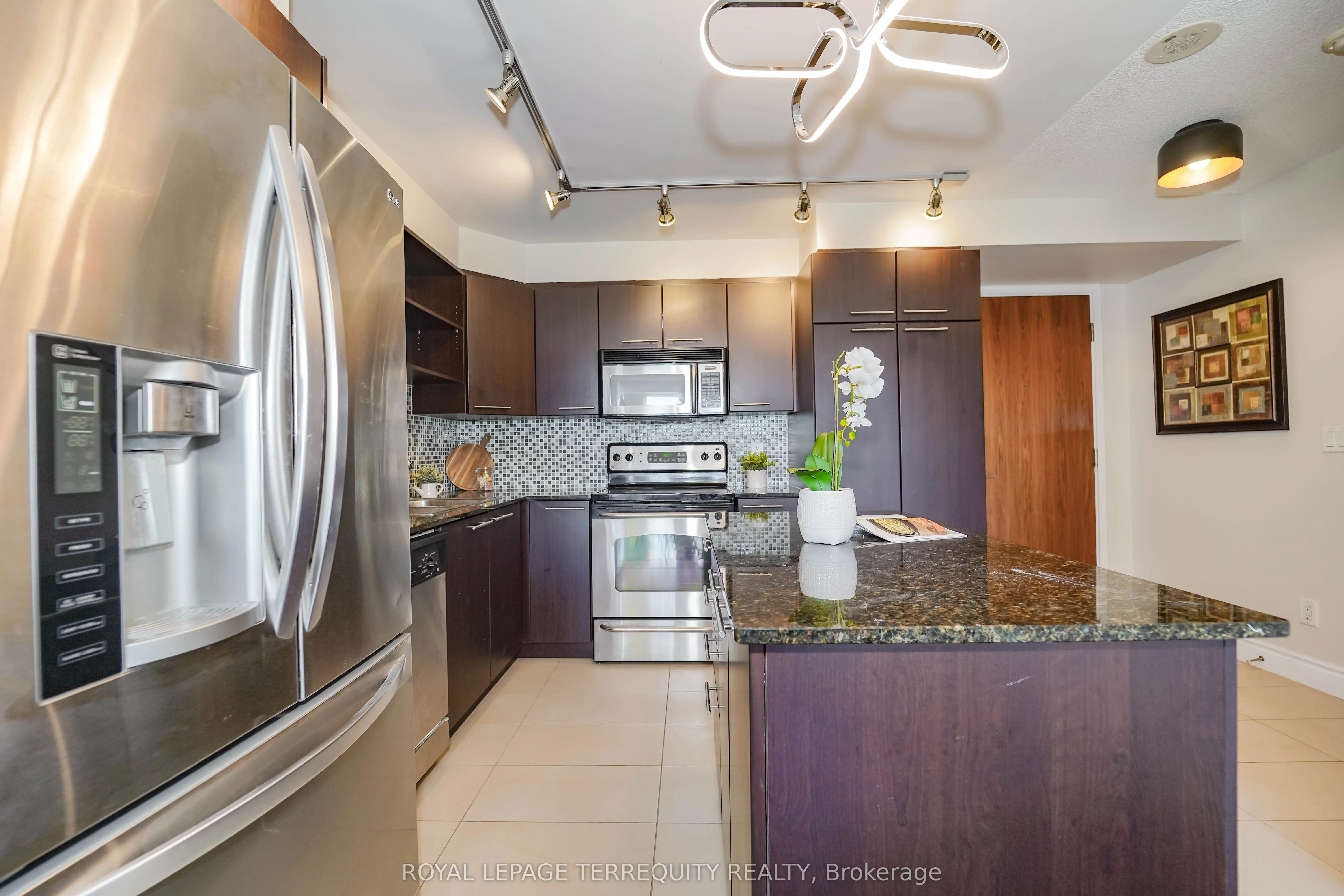 39 Galleria Parkway, #1011