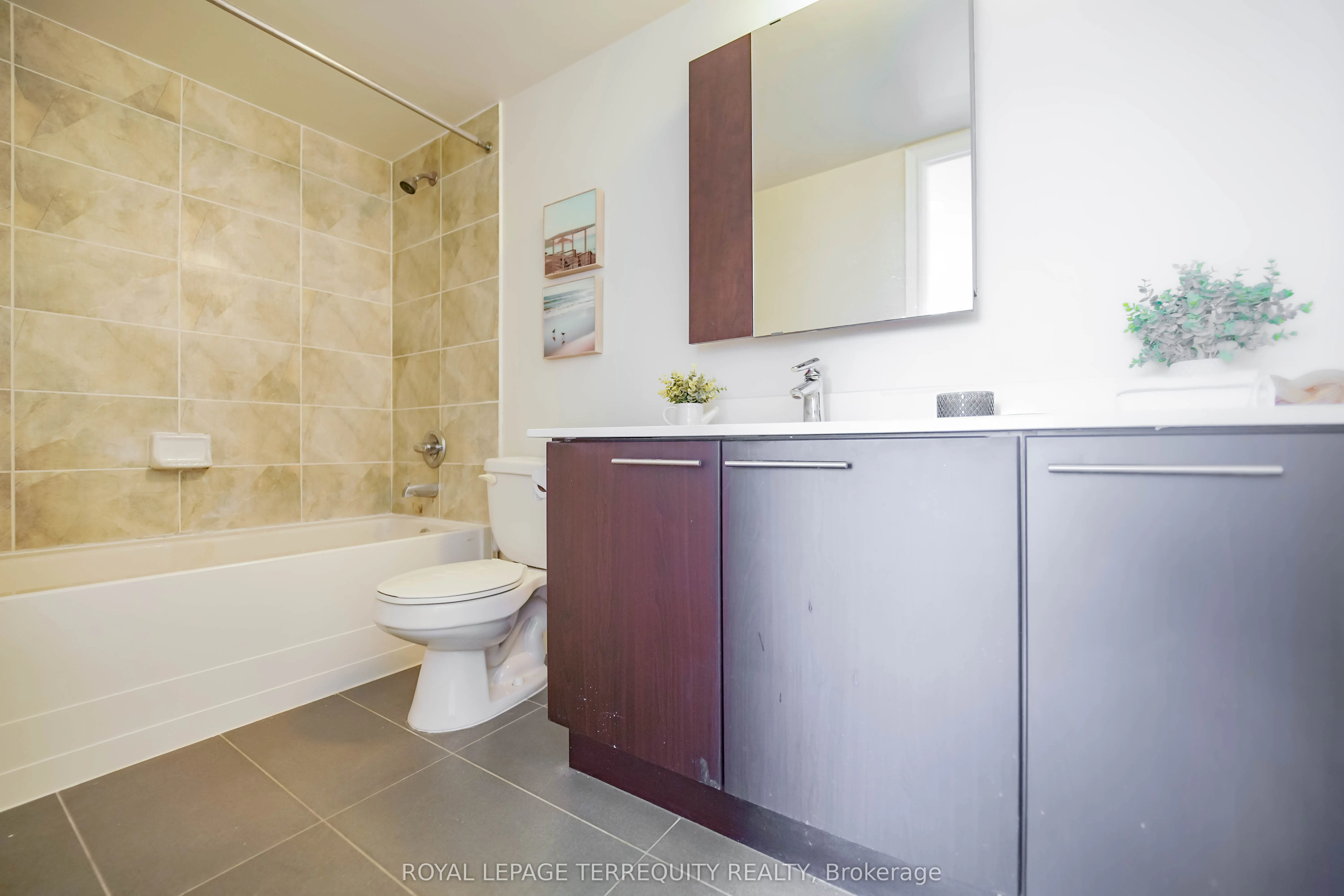 39 Galleria Parkway, #1011