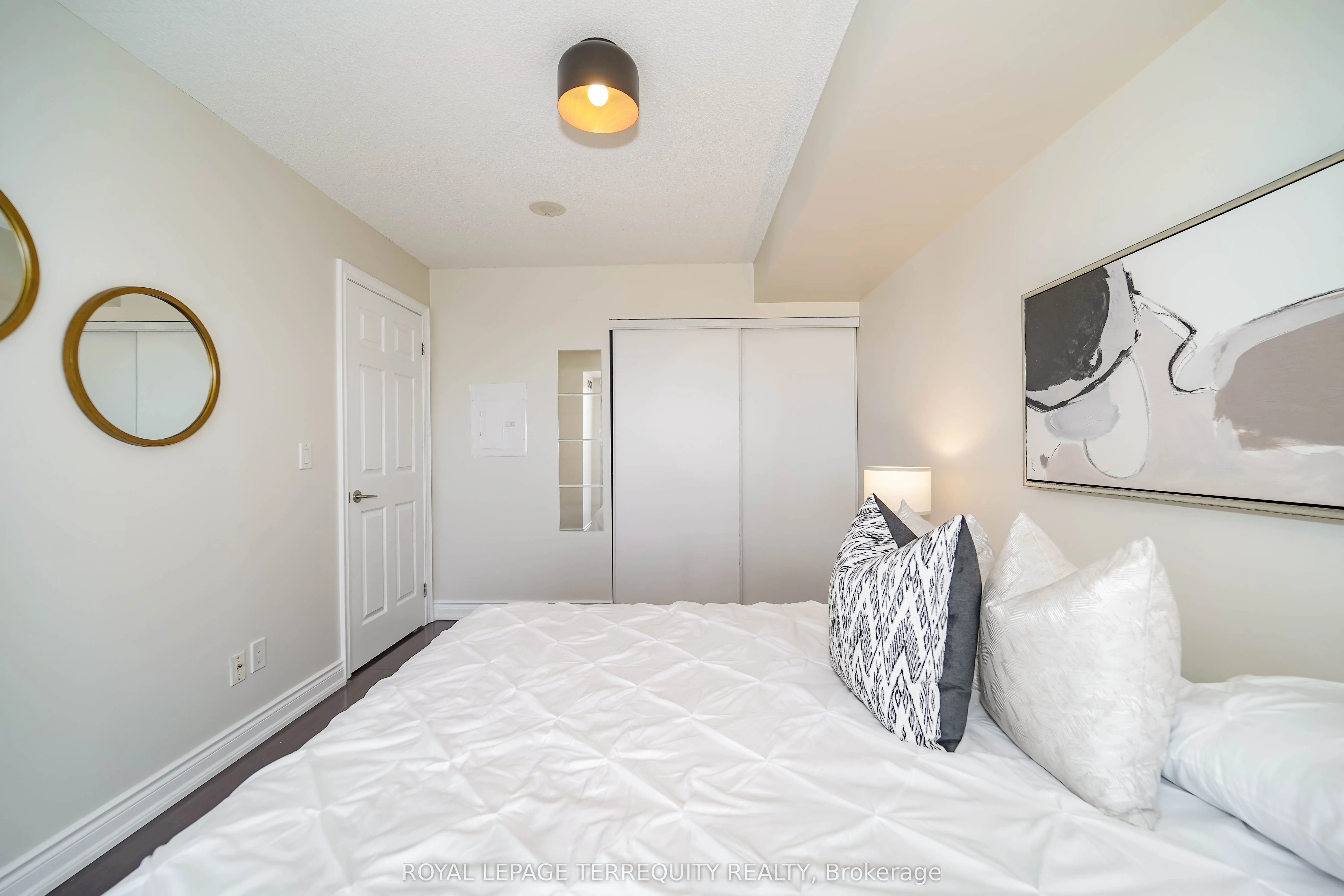39 Galleria Parkway, #1011