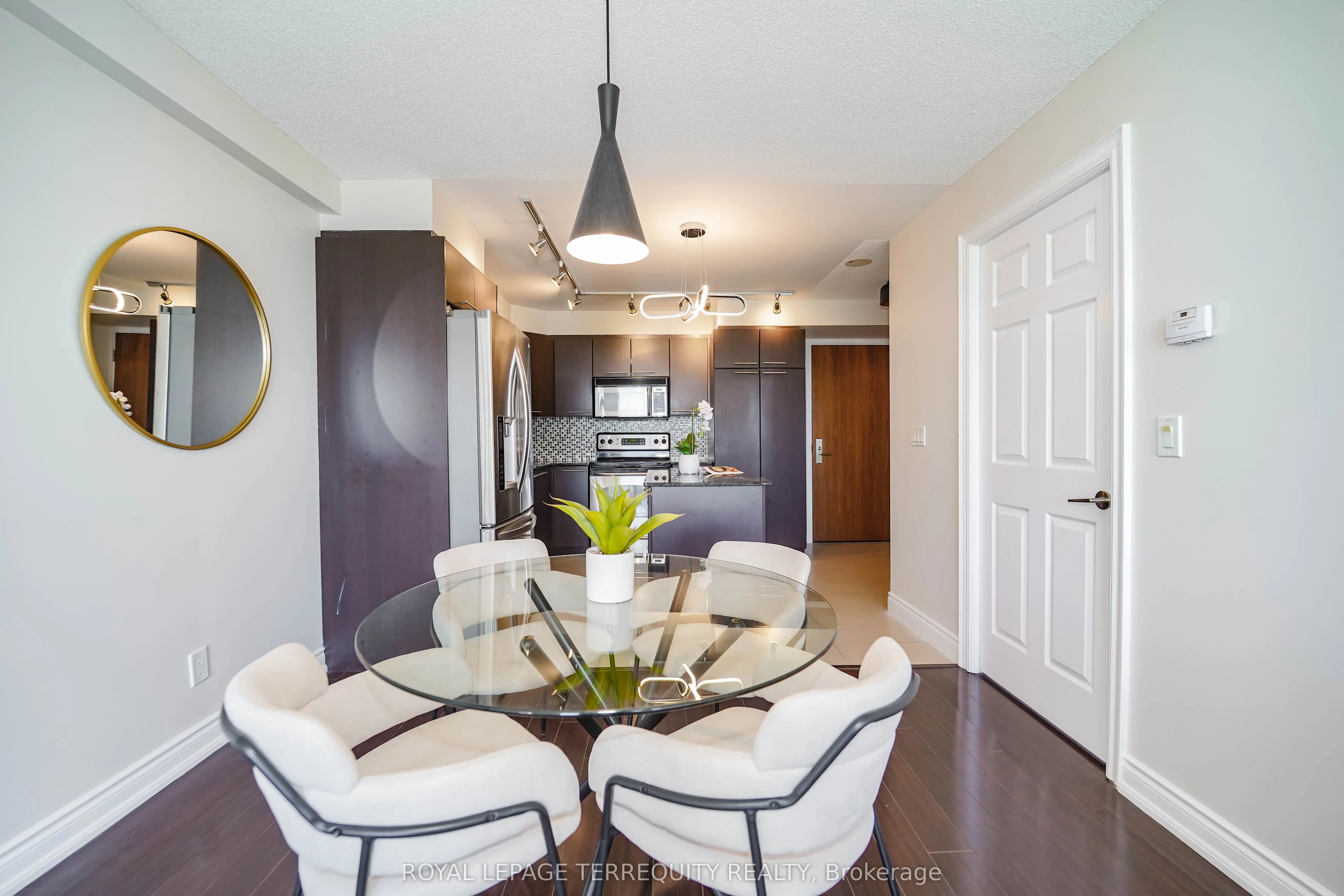 39 Galleria Parkway, #1011