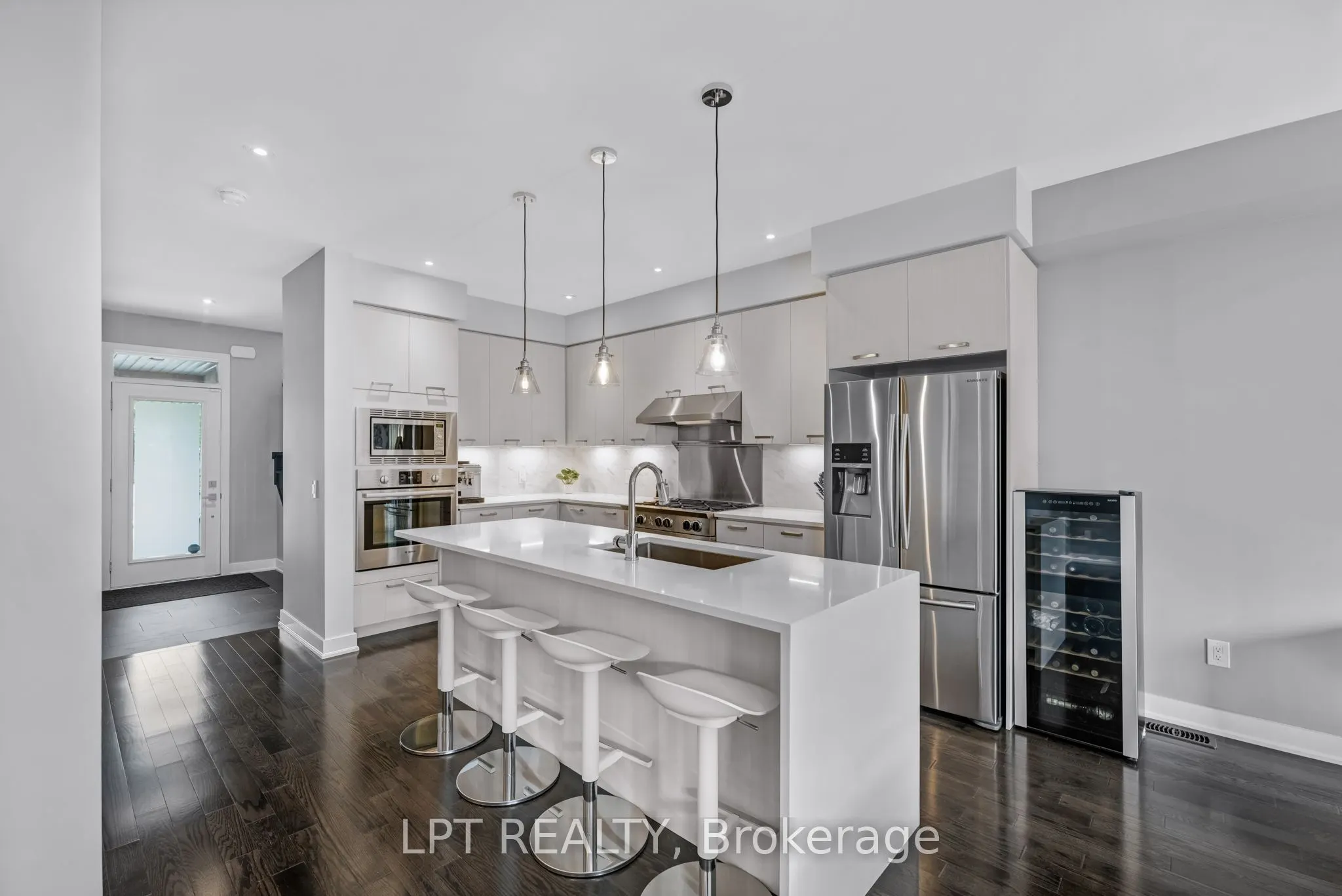 21 Helliwell Crescent