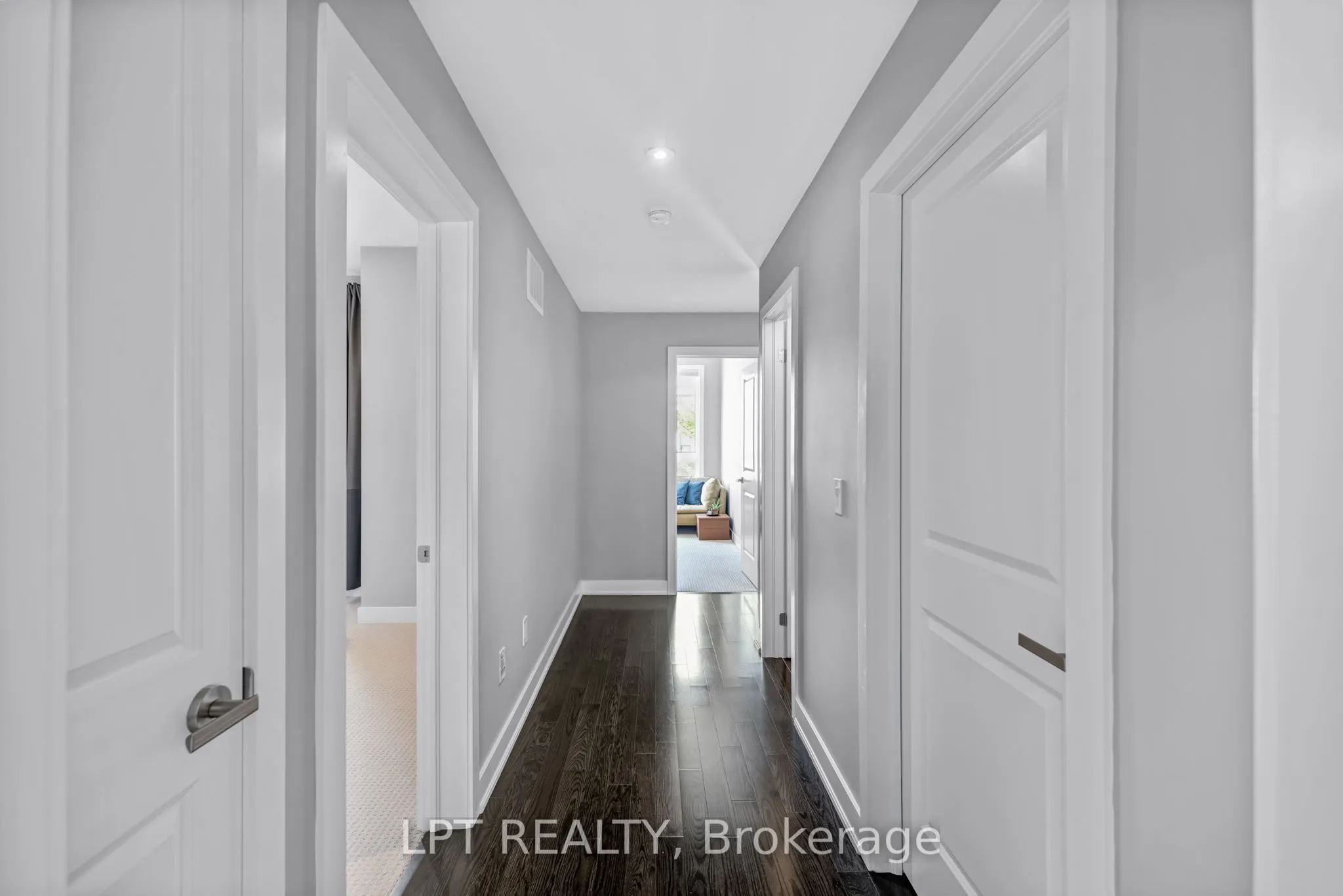 21 Helliwell Crescent