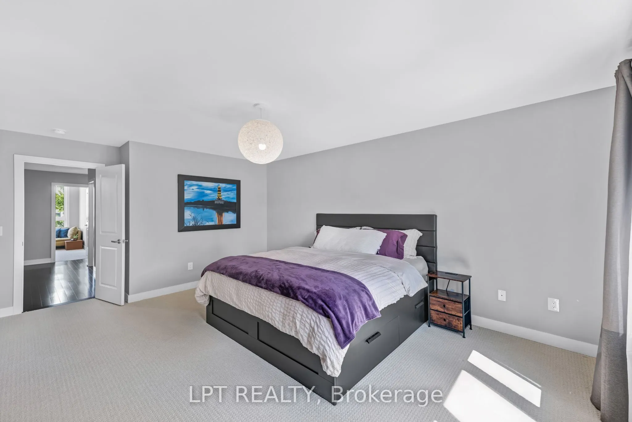 21 Helliwell Crescent