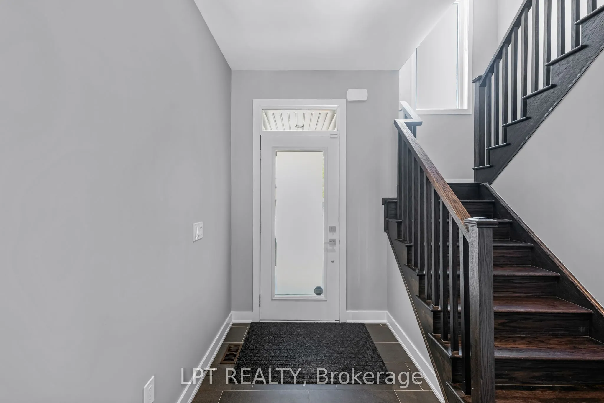 21 Helliwell Crescent