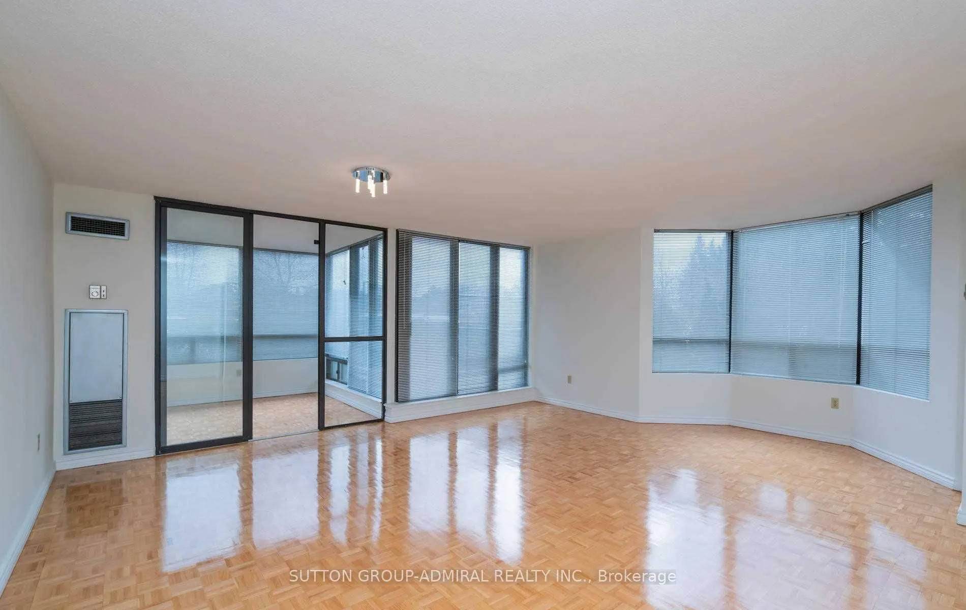 7460 Bathurst Street, #102