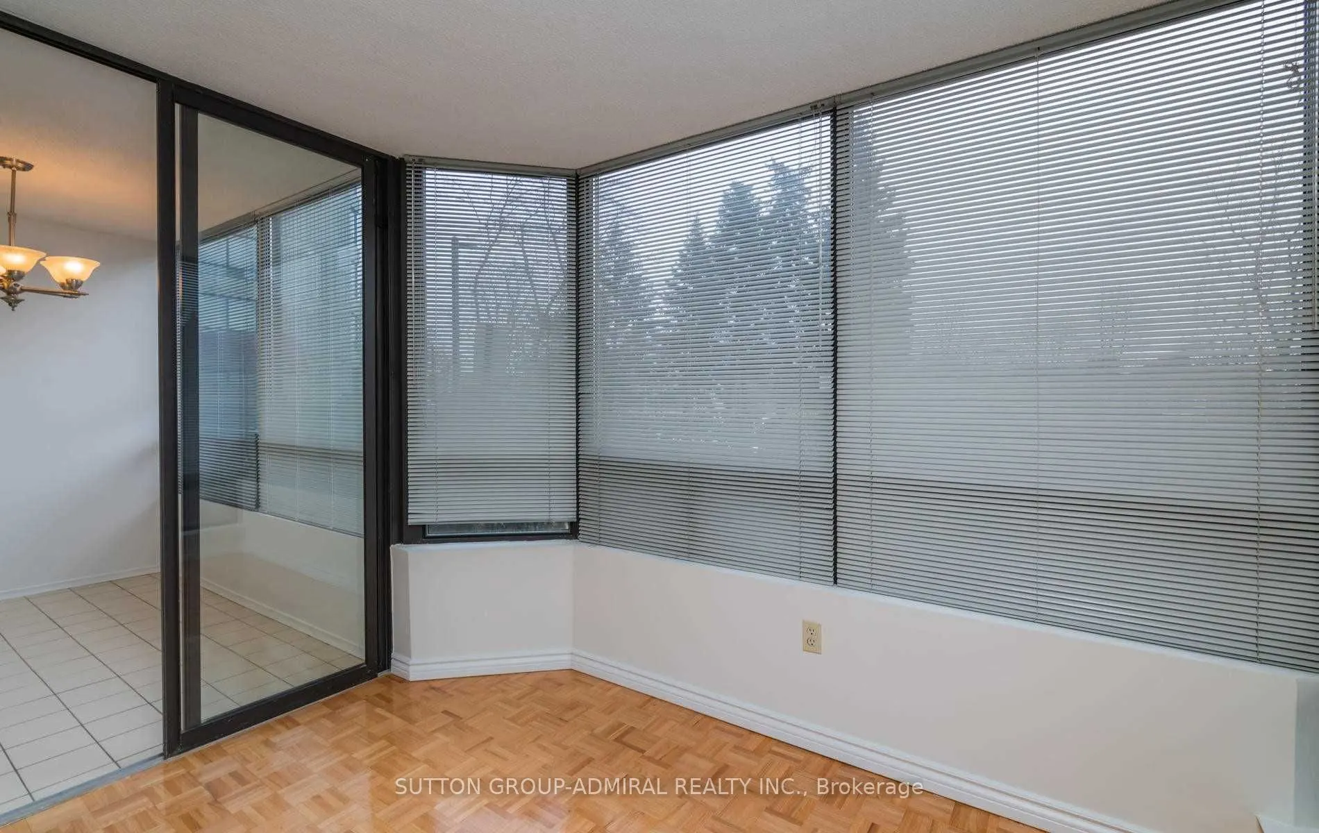 7460 Bathurst Street, #102