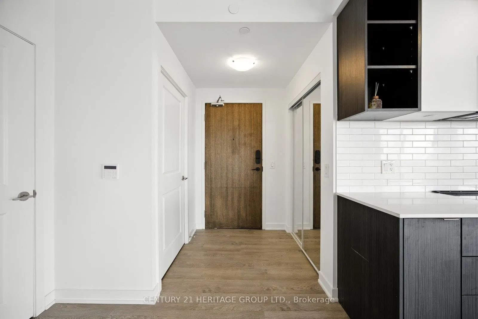 100 Eagle Rock Way N, #605