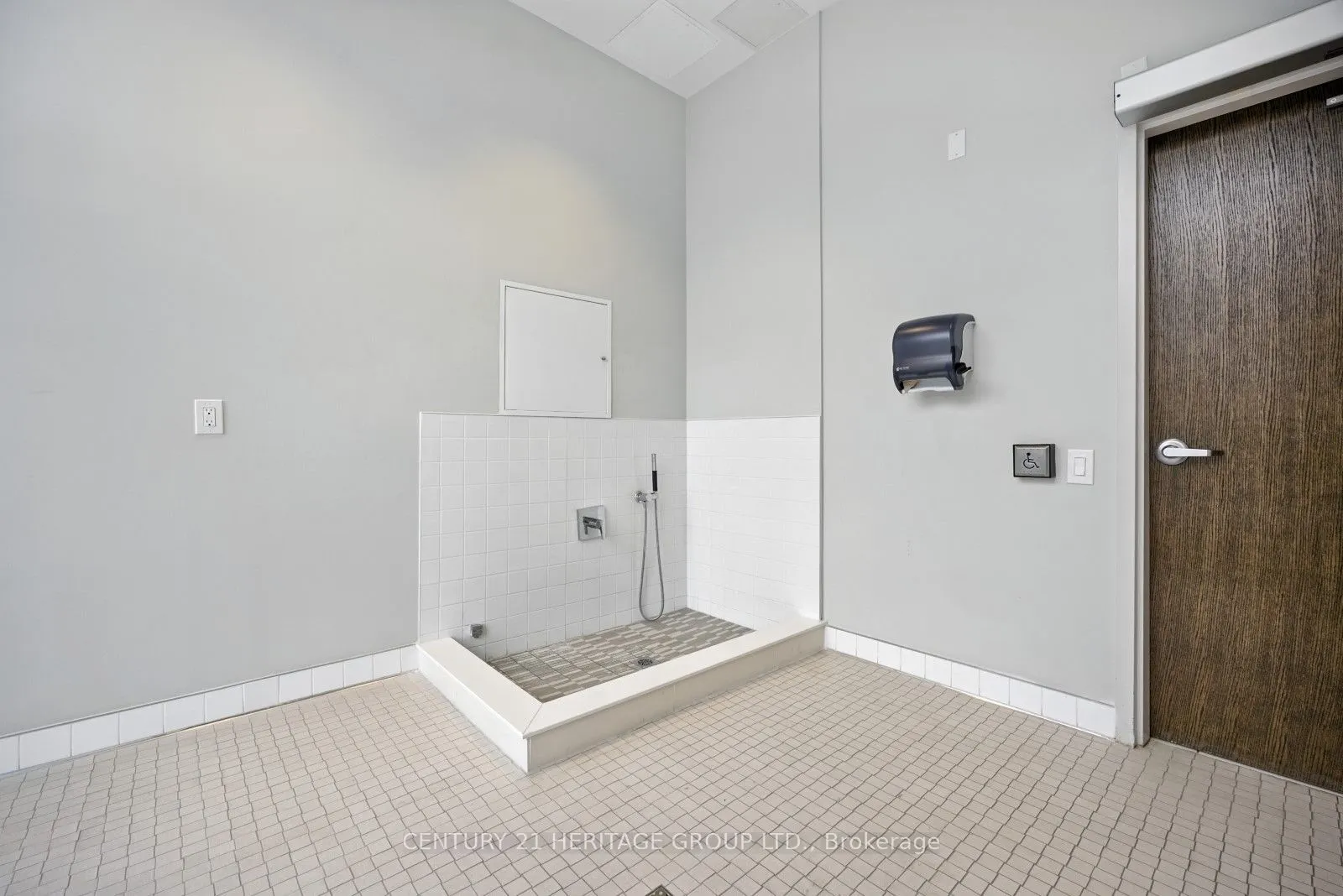 100 Eagle Rock Way N, #605