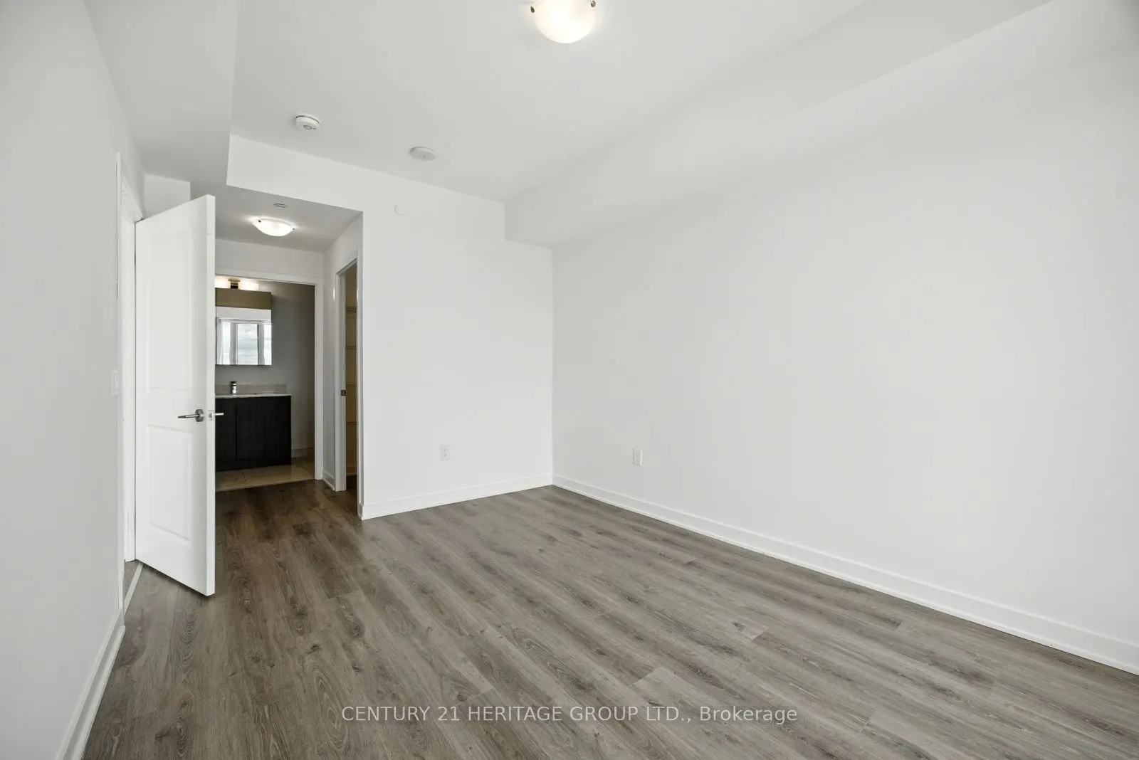 100 Eagle Rock Way N, #605