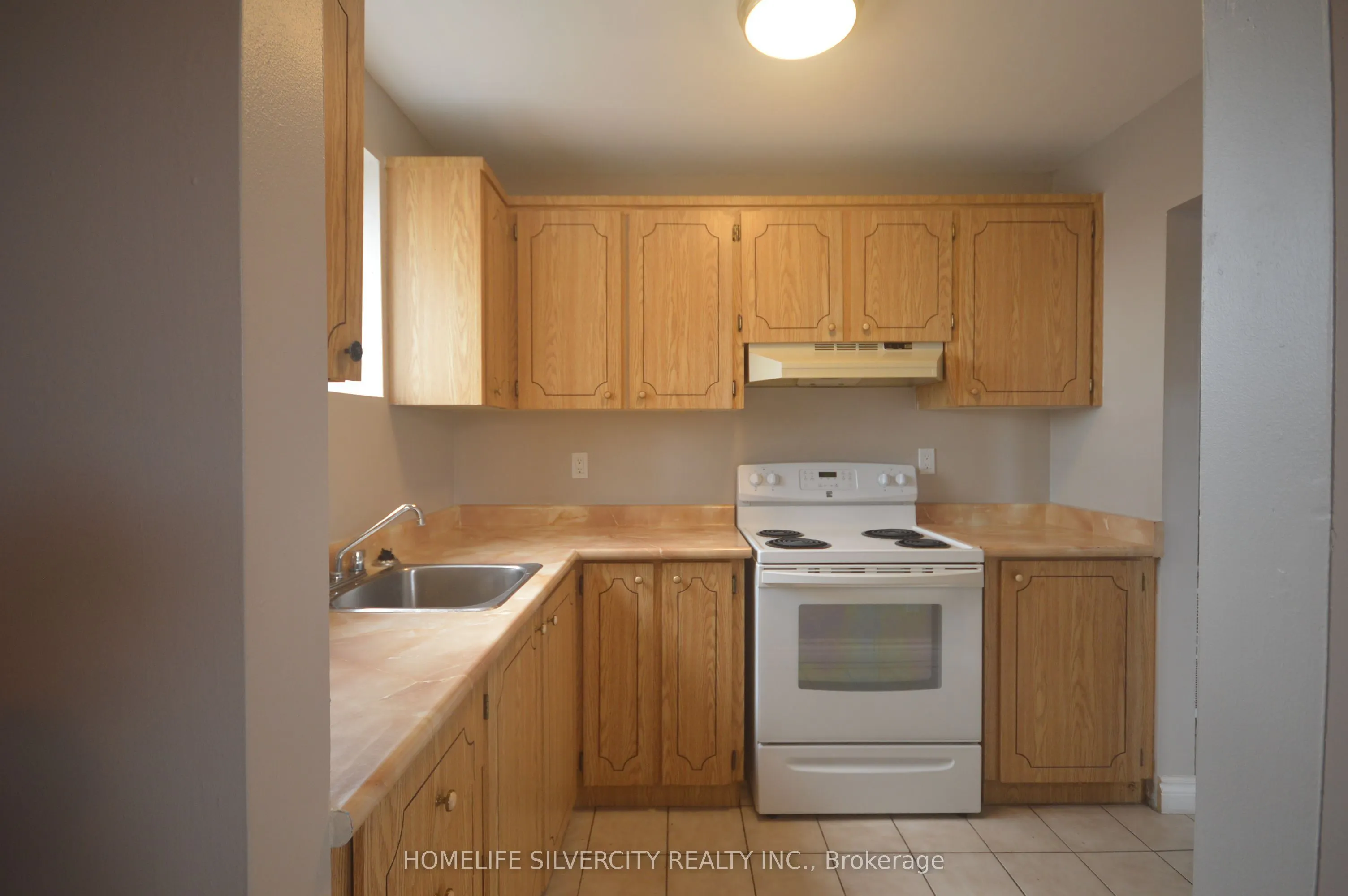 64 Holland Street W, #Upper 1