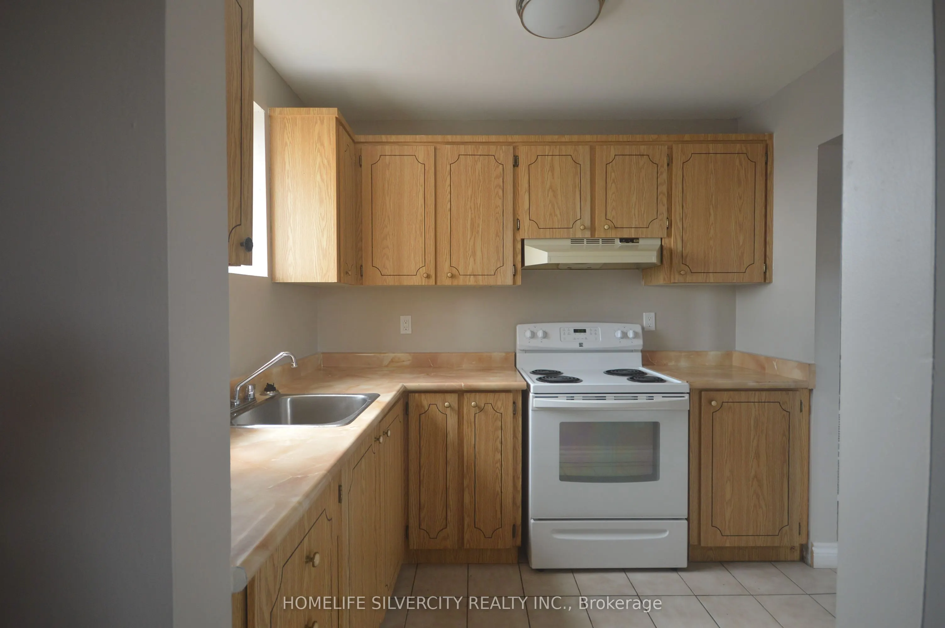 64 Holland Street W, #Upper 1