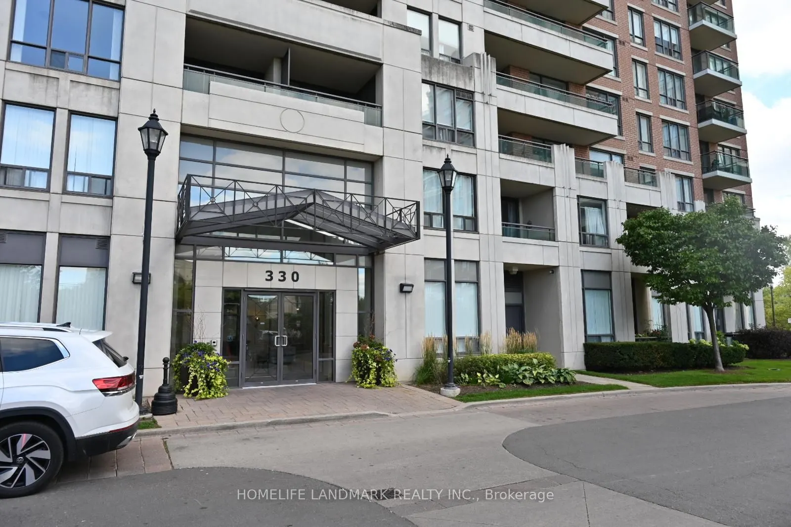 330 Red Maple Road, #502