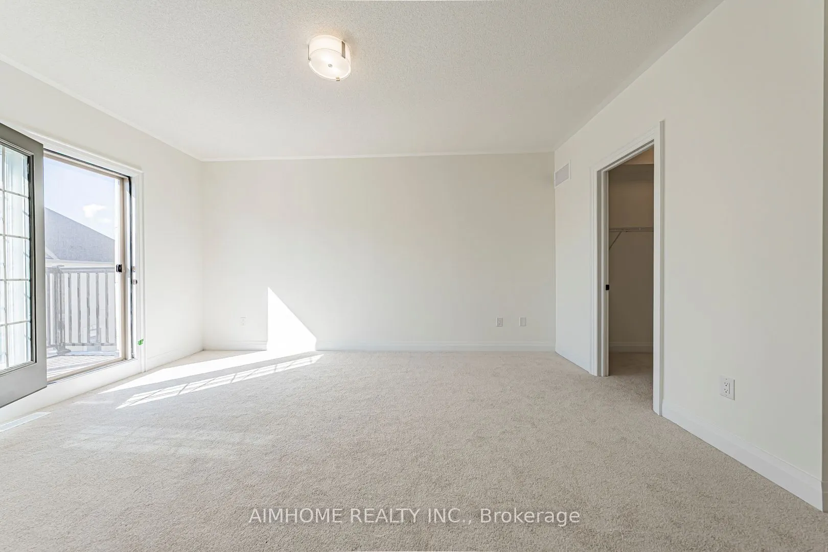 4253 Major Mackenzie Drive E