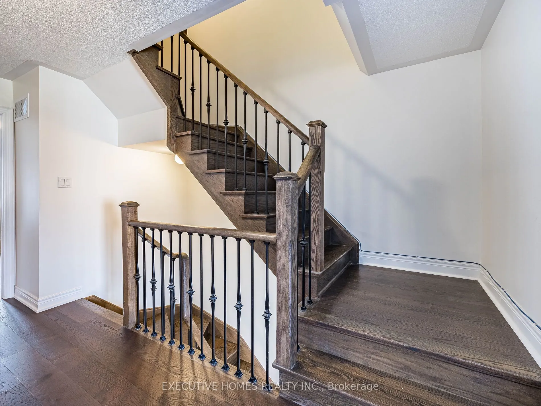 15 Lowther Avenue