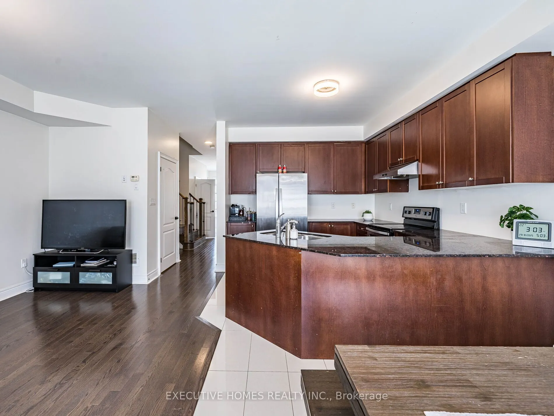 15 Lowther Avenue