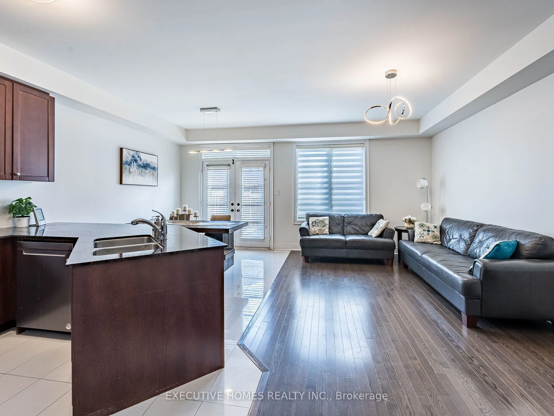 15 Lowther Avenue