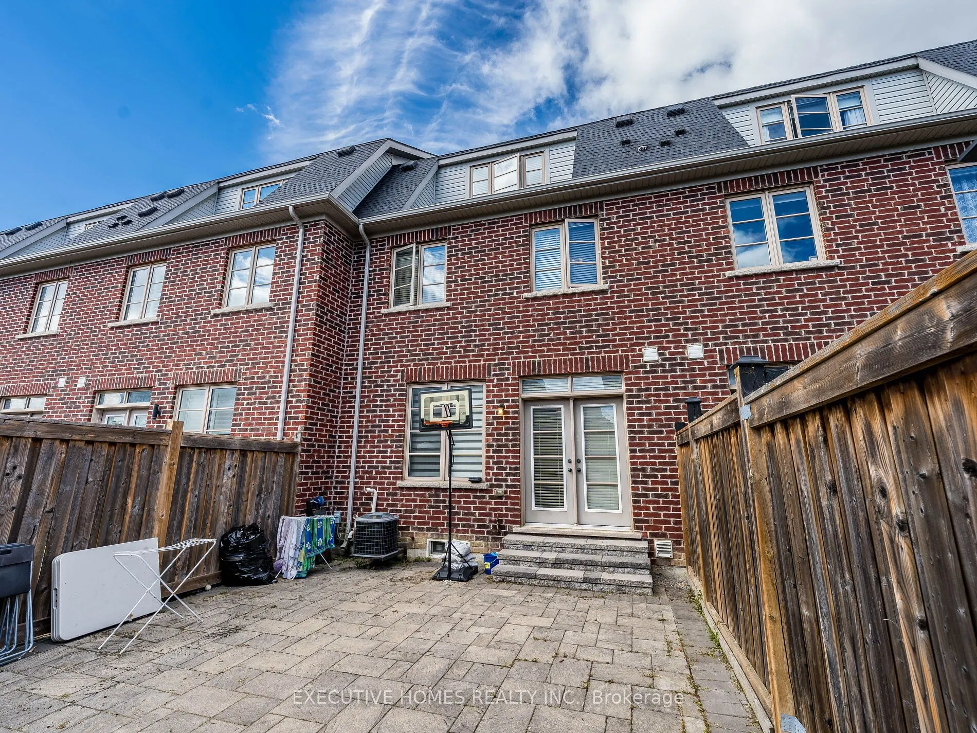 15 Lowther Avenue