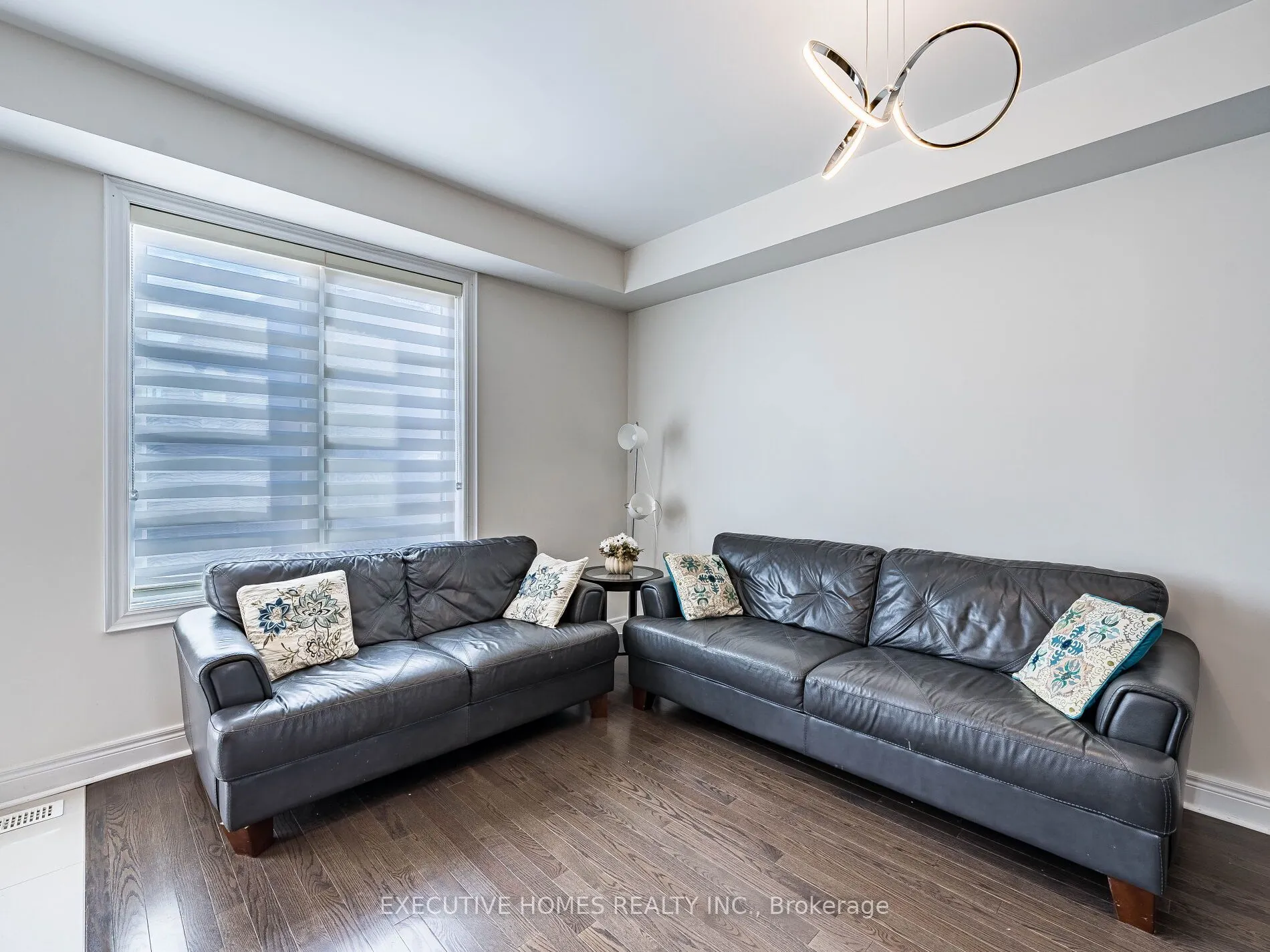 15 Lowther Avenue