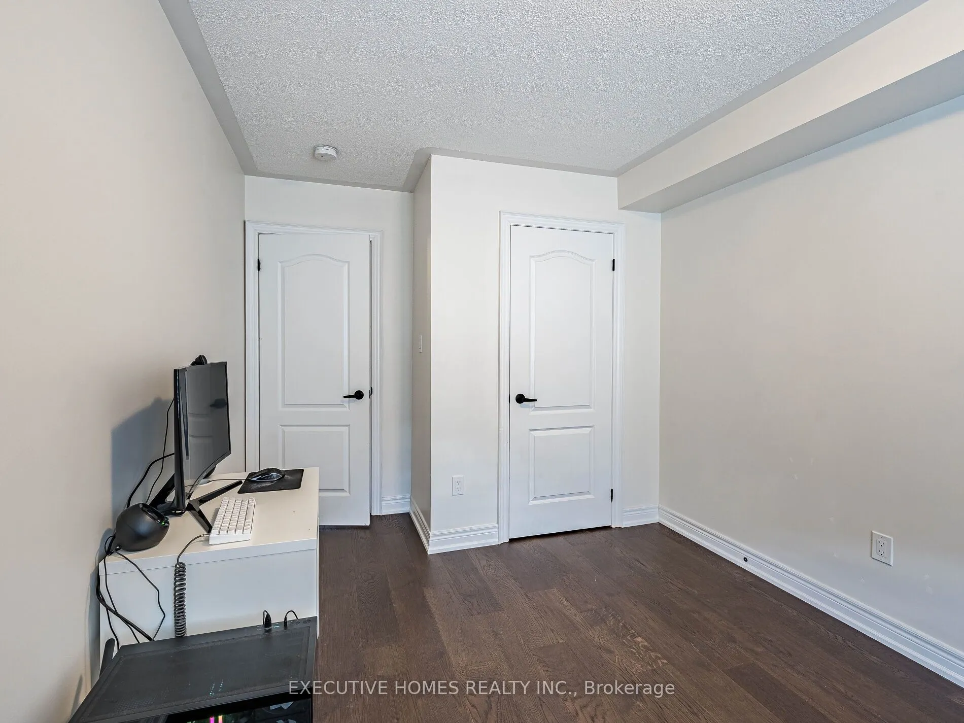 15 Lowther Avenue