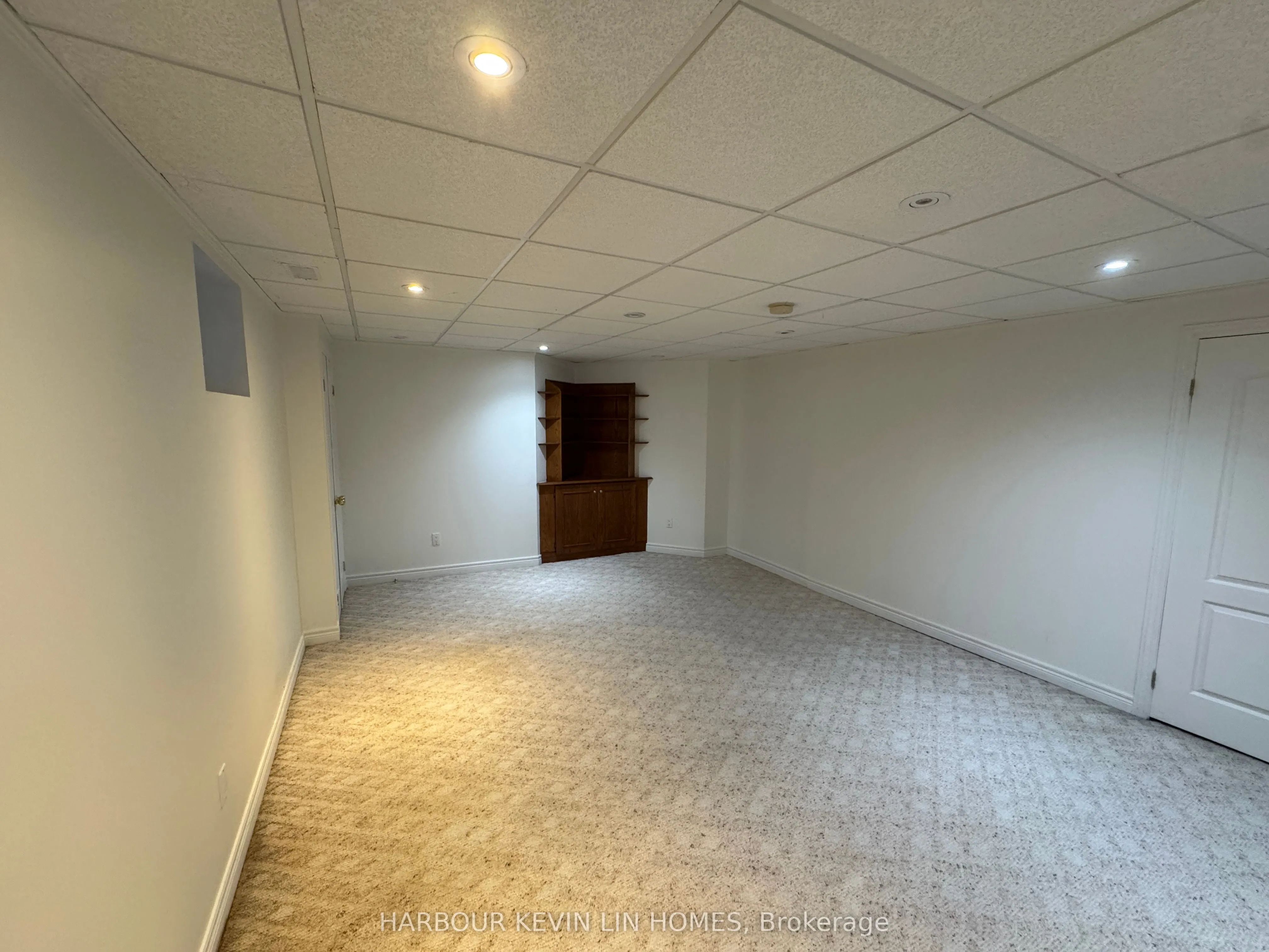 25 Desert View Crescent