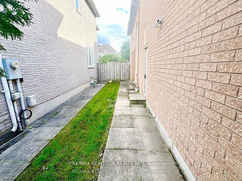 91 Grey Alder Avenue, #Bsmt1