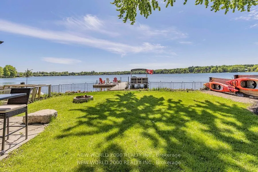 245 Lakeland Crescent