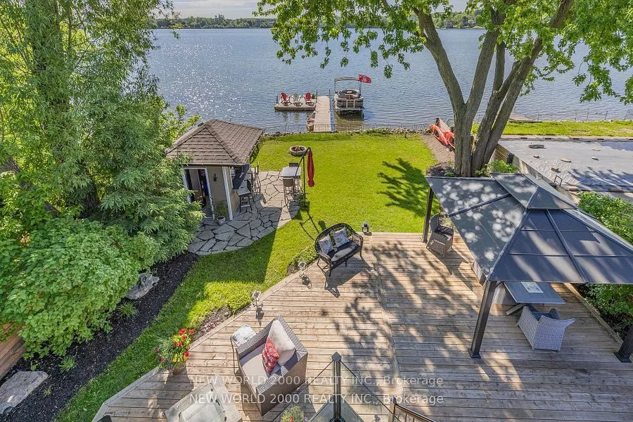 245 Lakeland Crescent