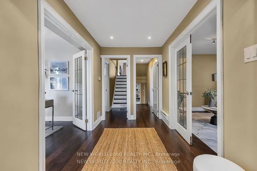 245 Lakeland Crescent