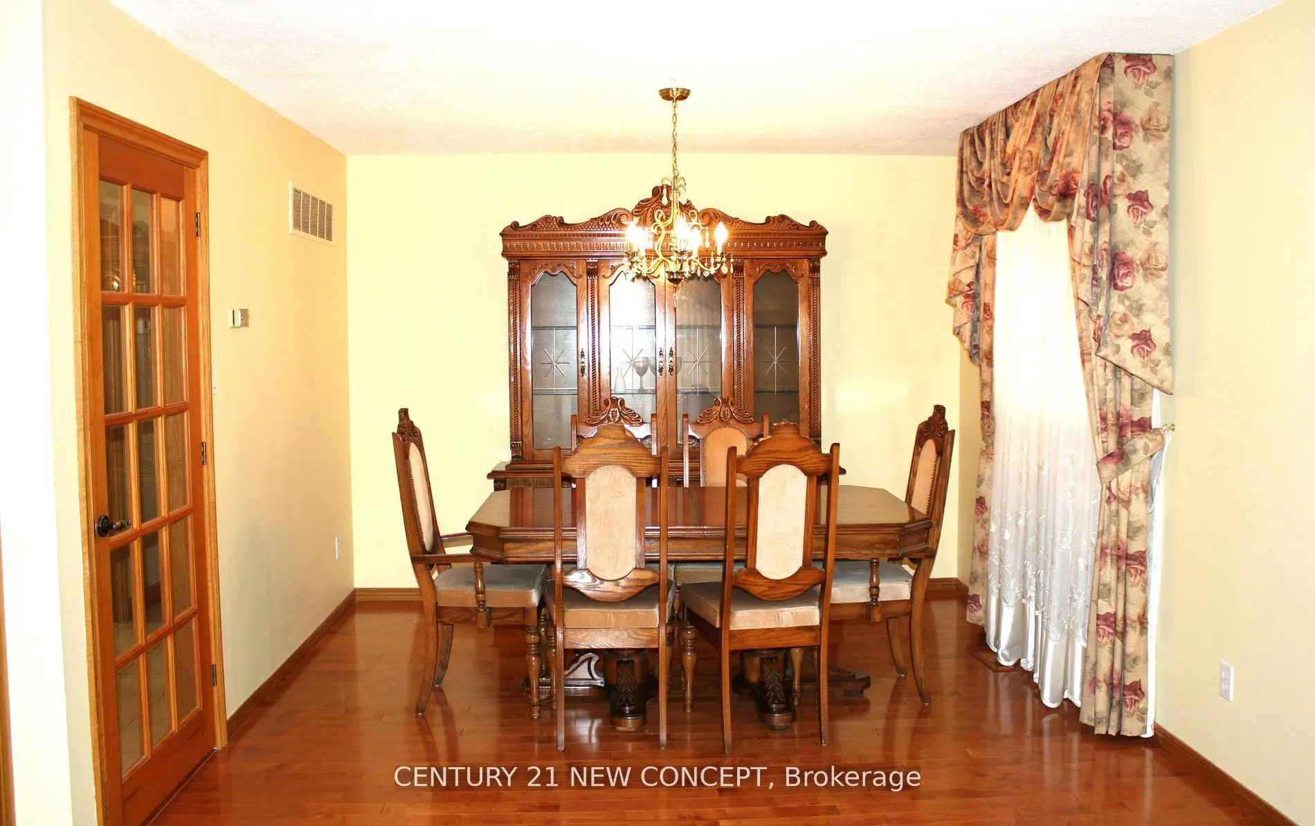 25 Quaker Ridge Road