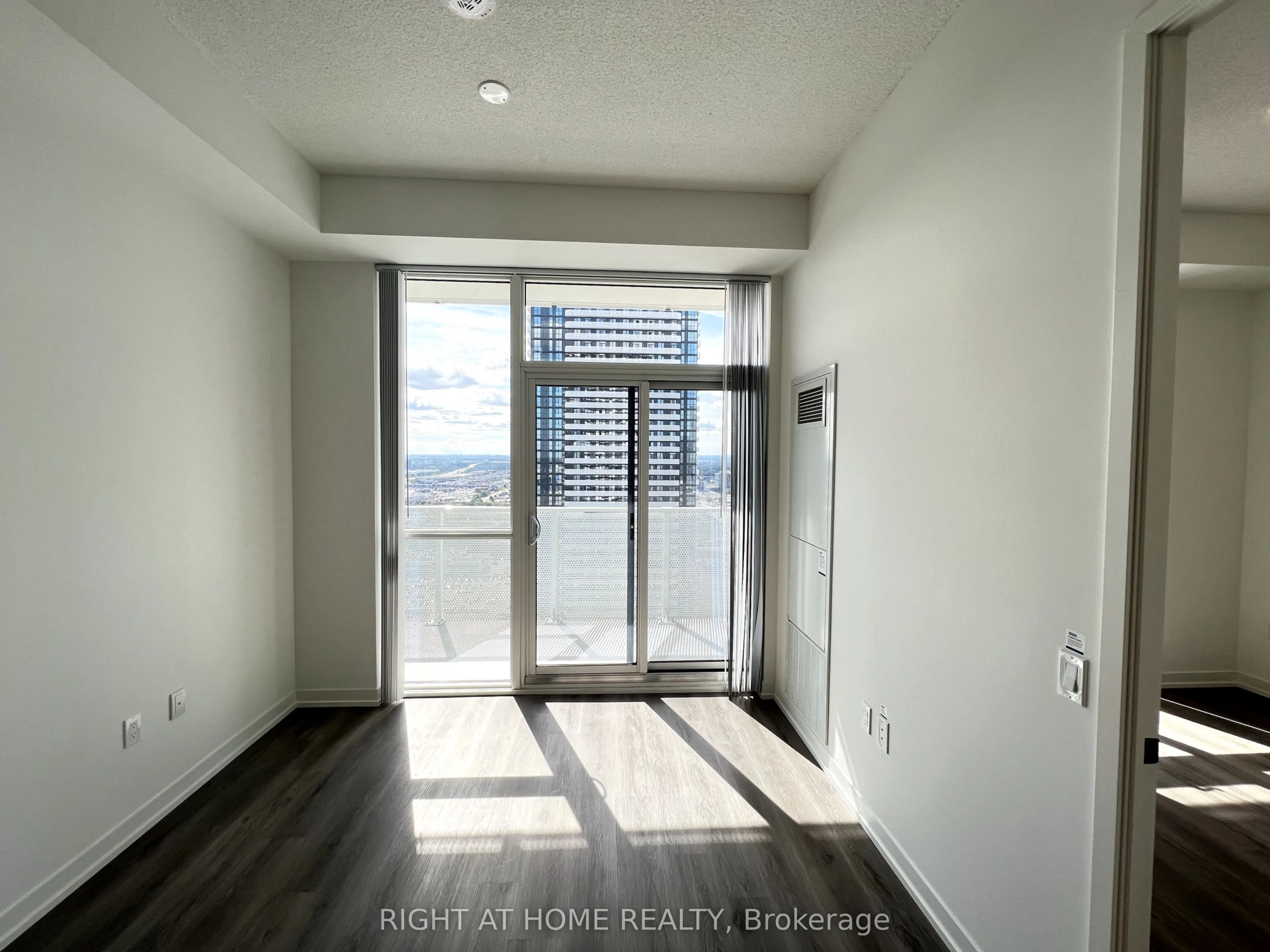 28 Interchange Way, #3116