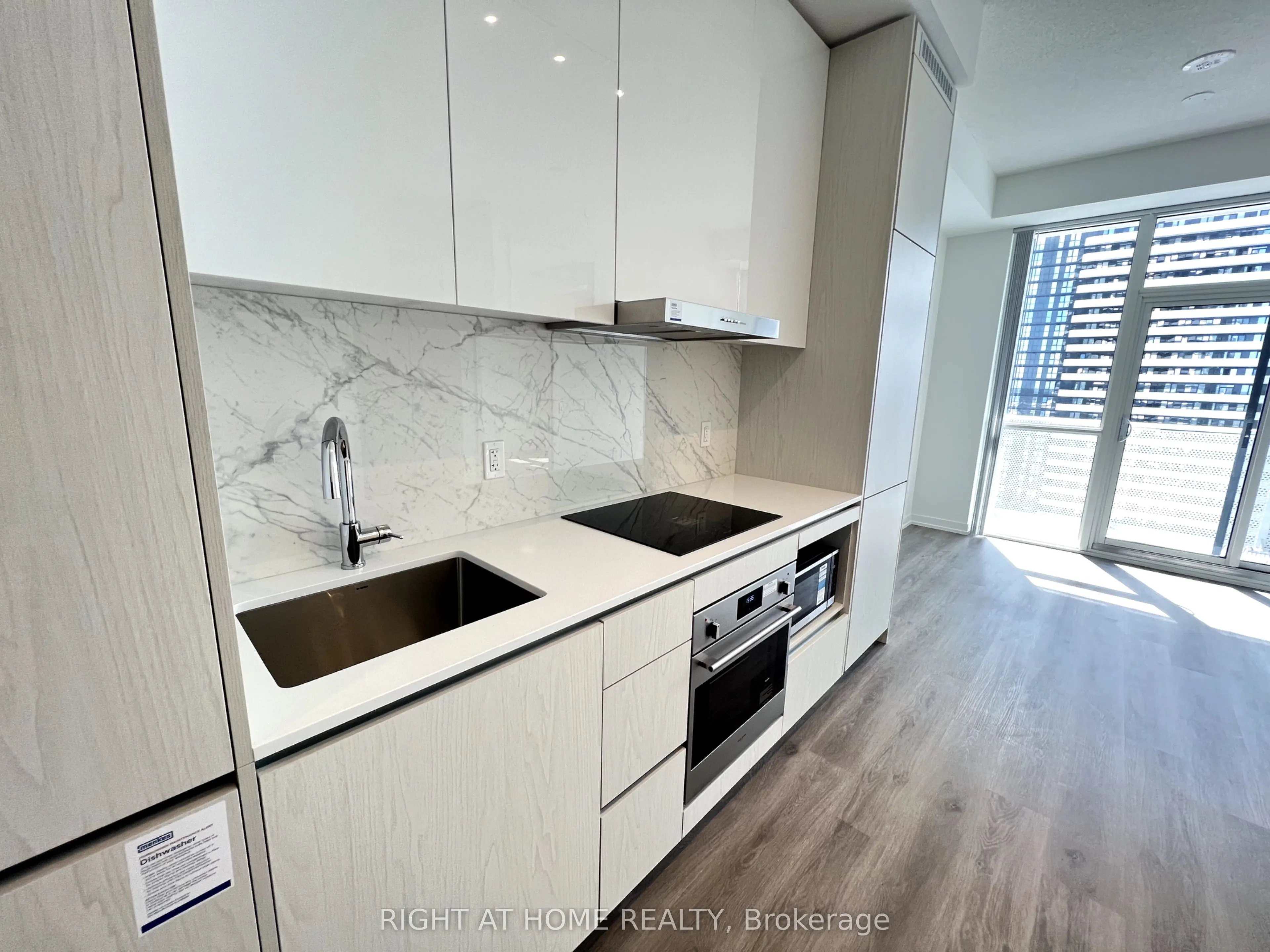 28 Interchange Way, #3116