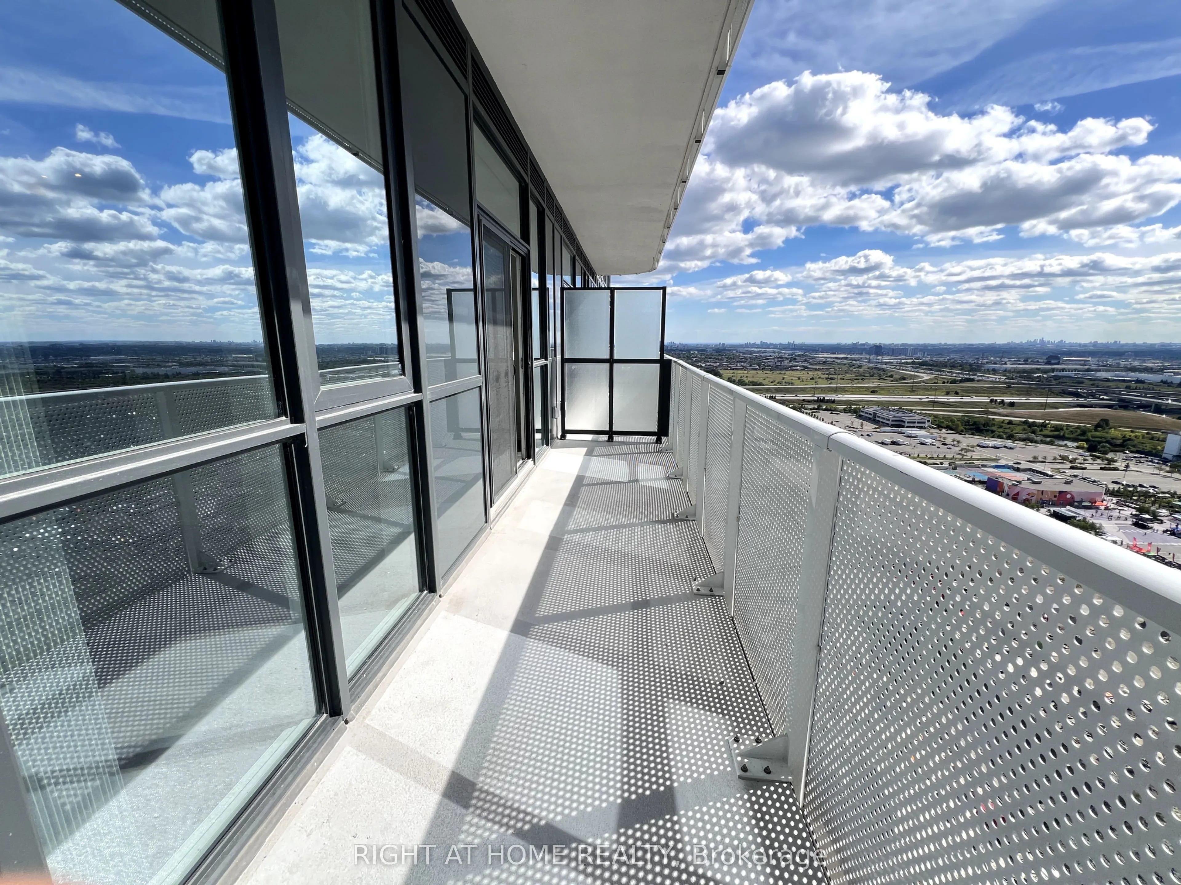 28 Interchange Way, #3116