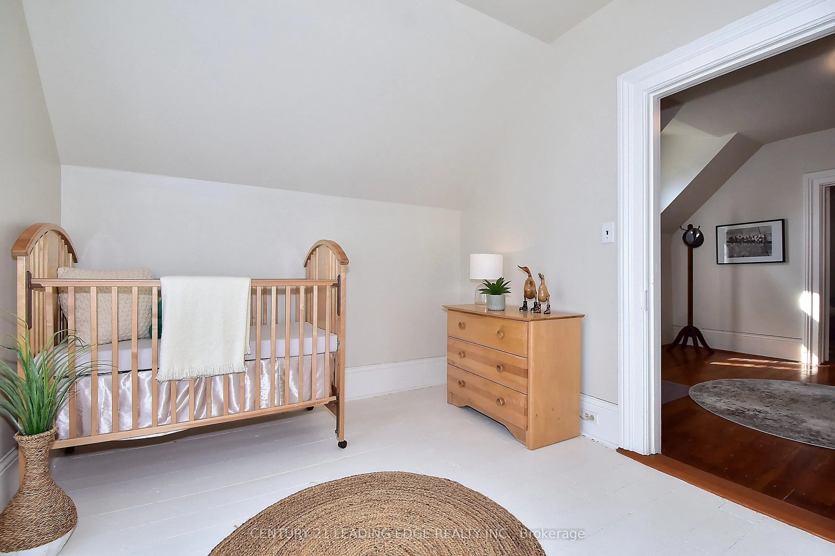 55 Brock Street E