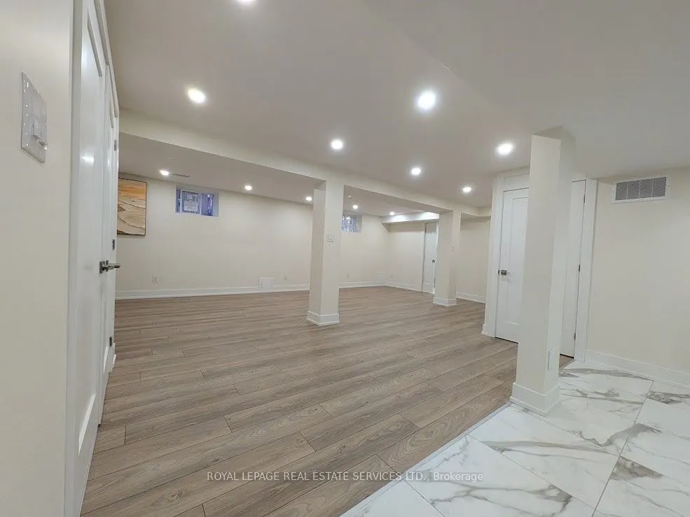 65 Villagewood Court