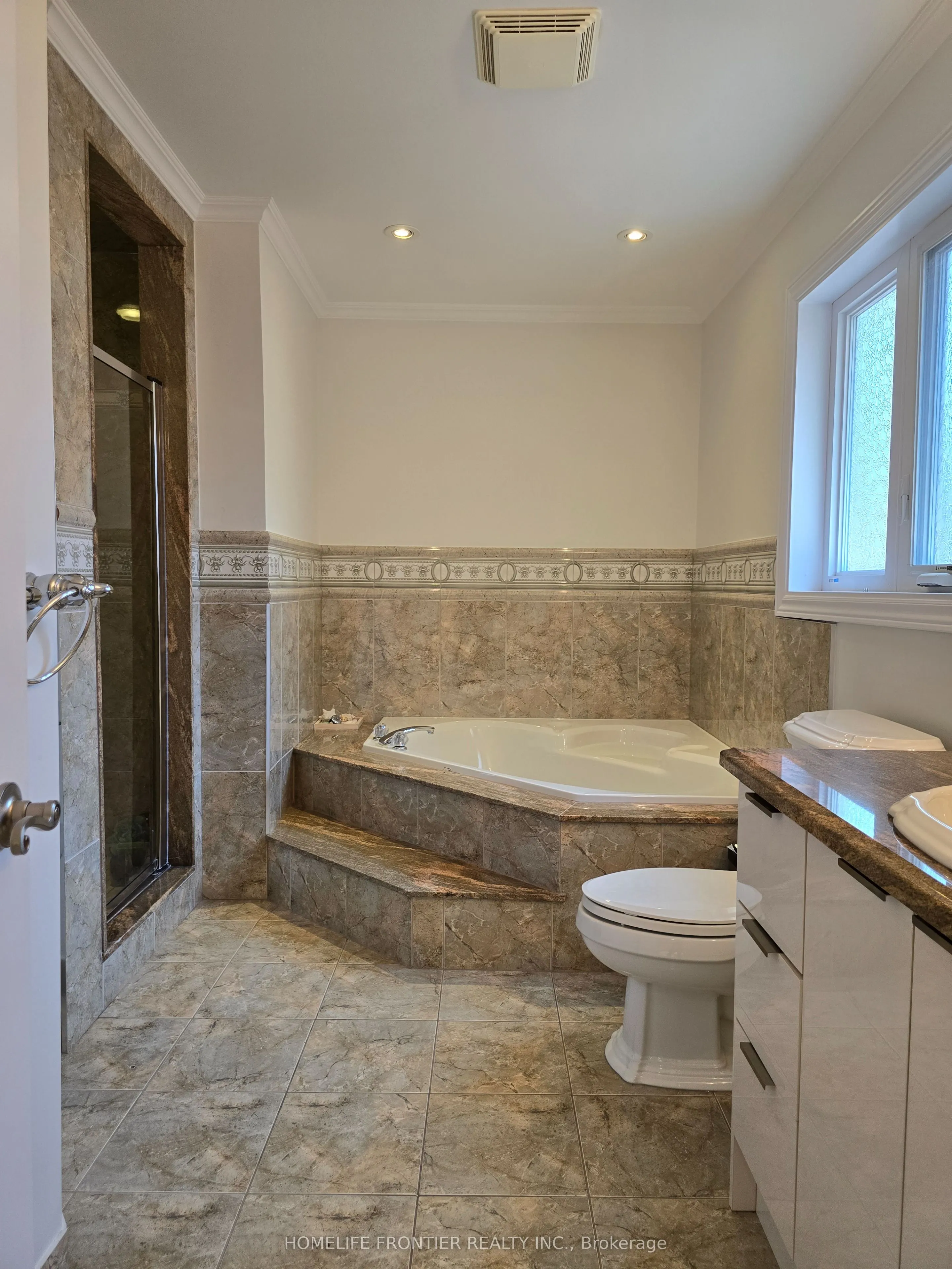 86 Larratt Lane