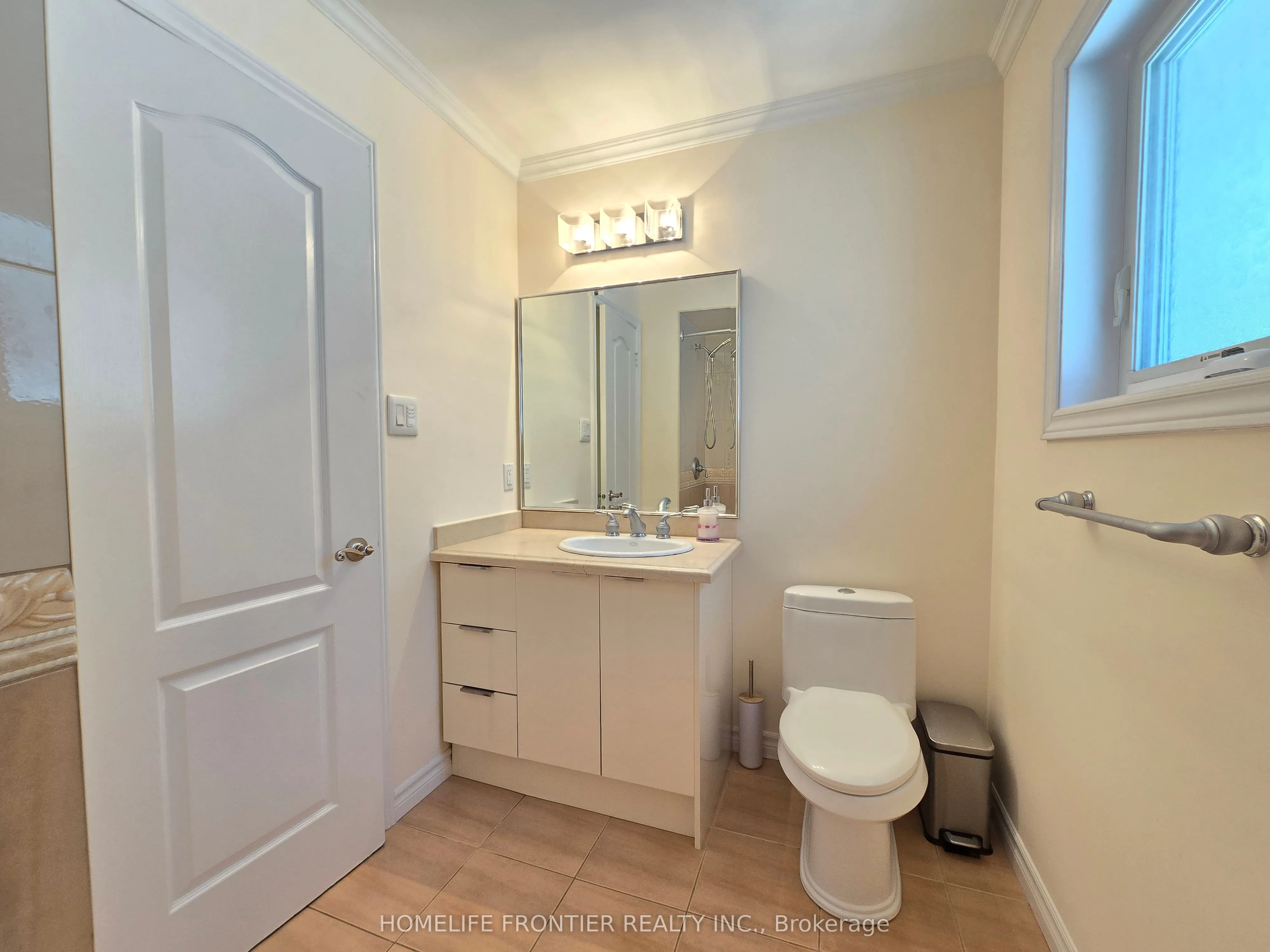 86 Larratt Lane