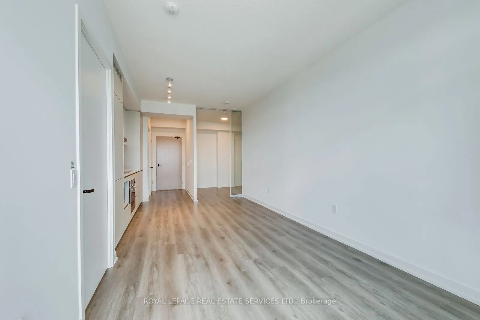 28 Interchange Way, #4106