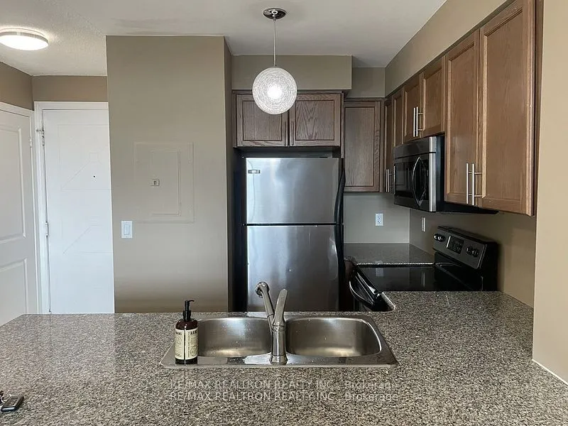 18 Harding Boulevard, #1015