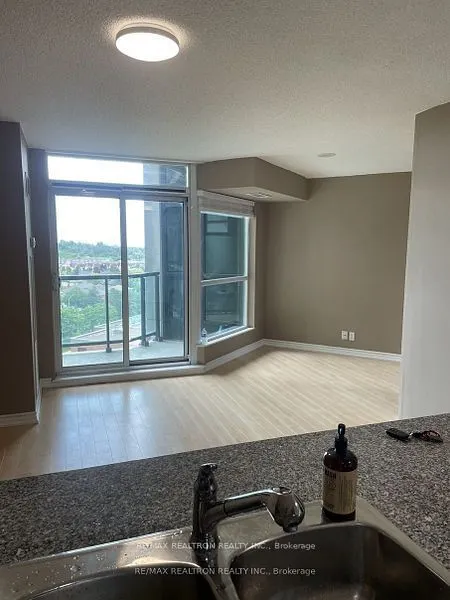 18 Harding Boulevard, #1015