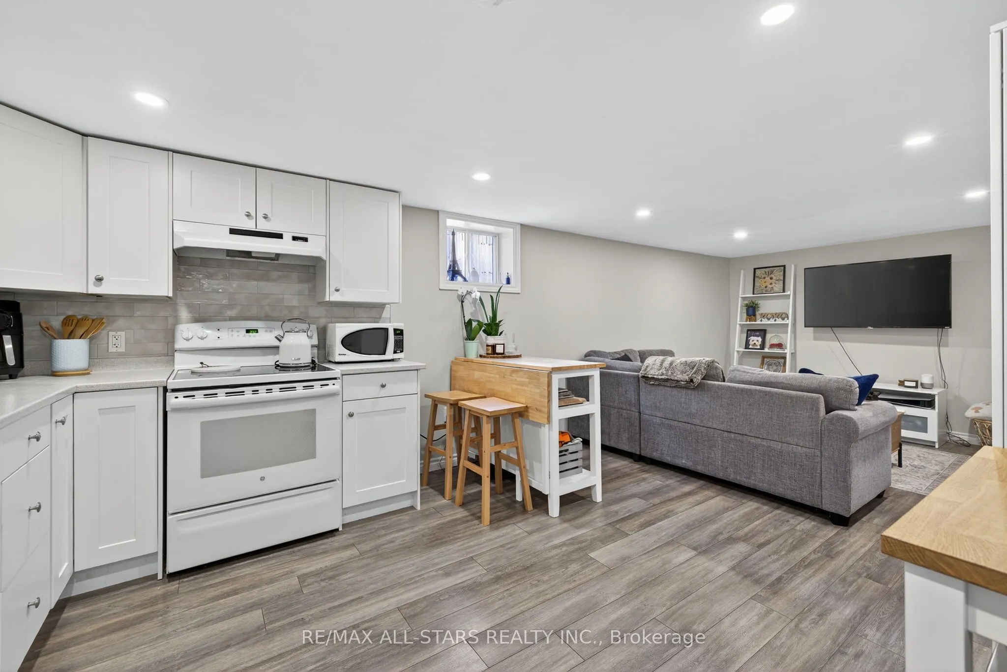 10 Castille Crescent