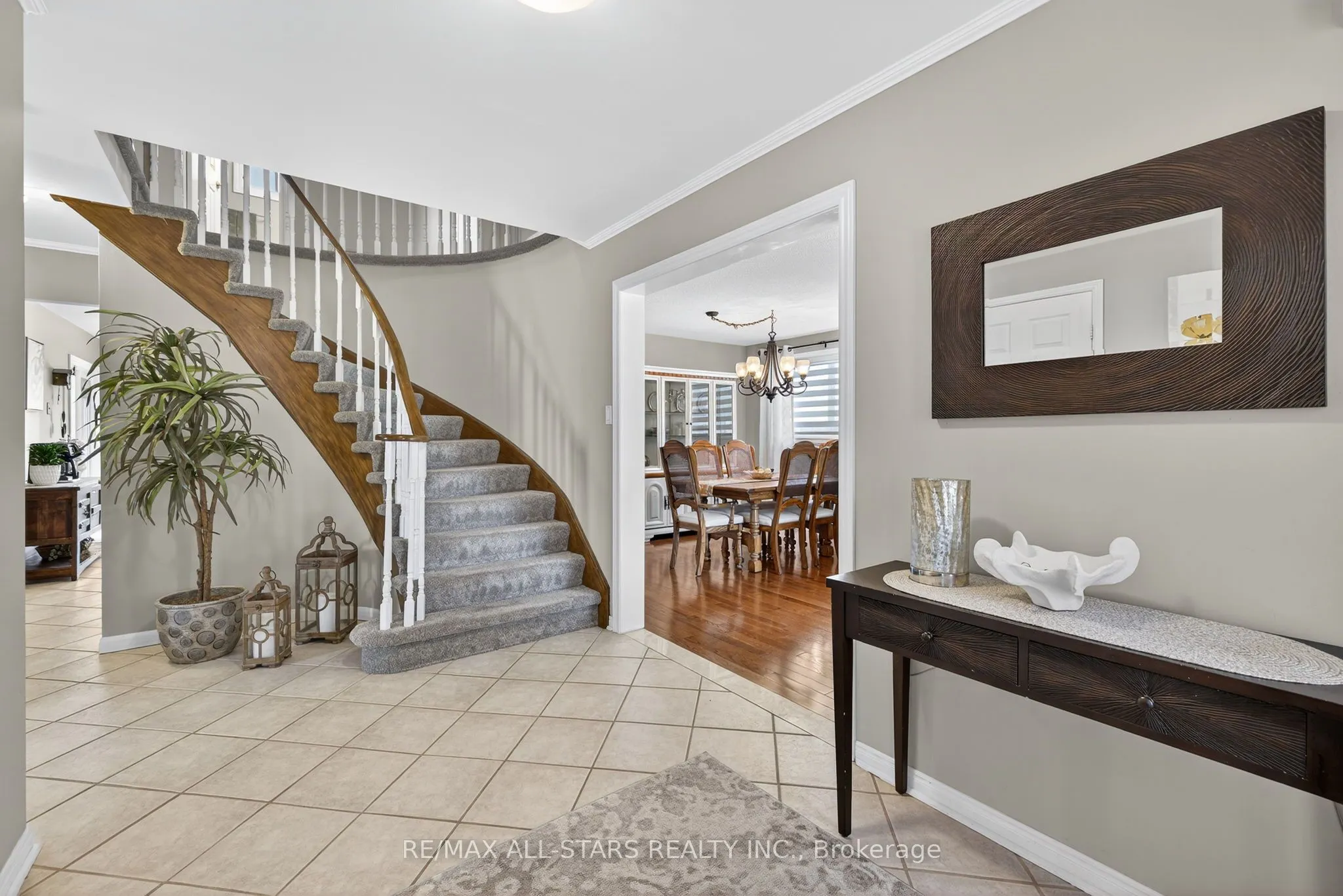 10 Castille Crescent
