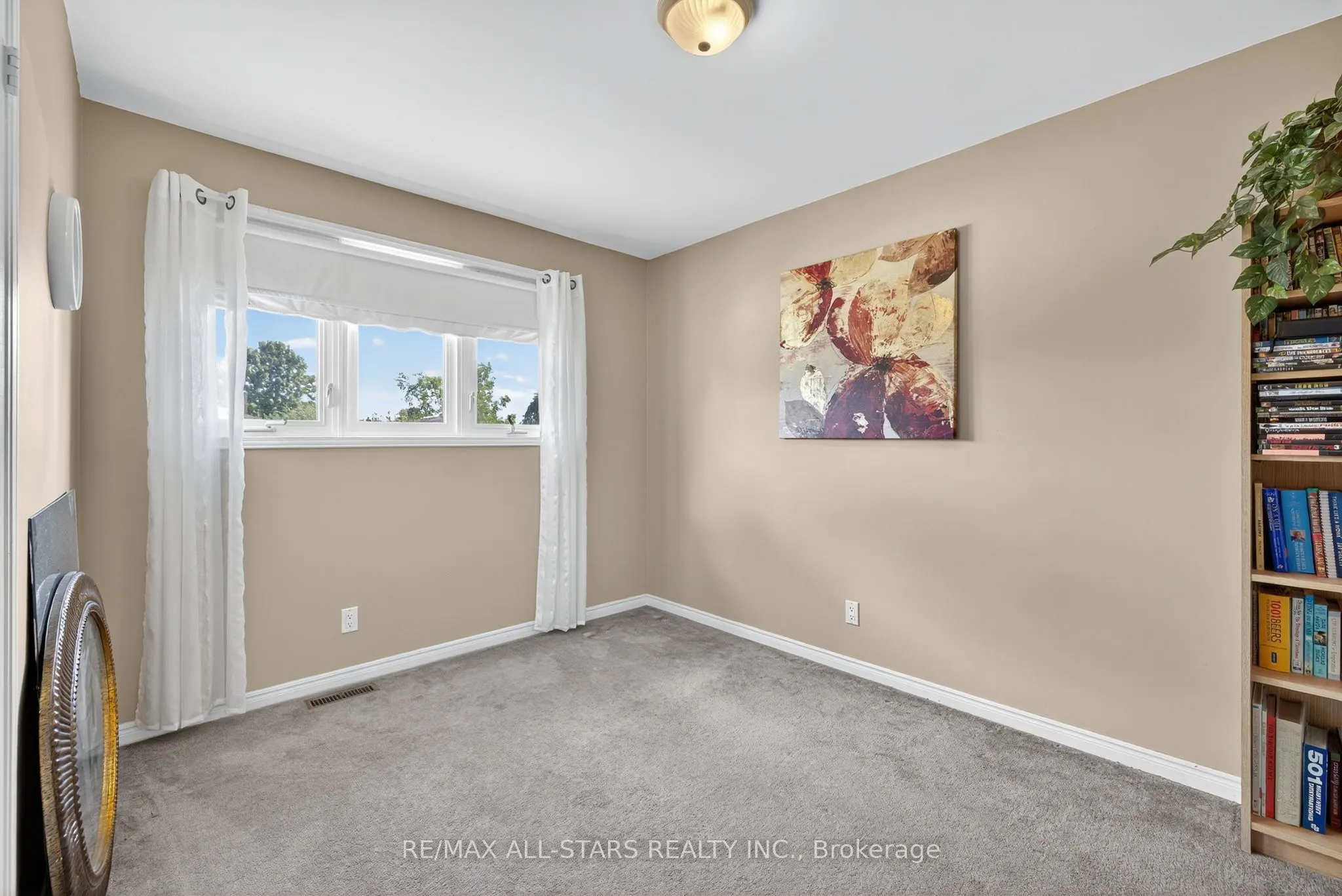 10 Castille Crescent