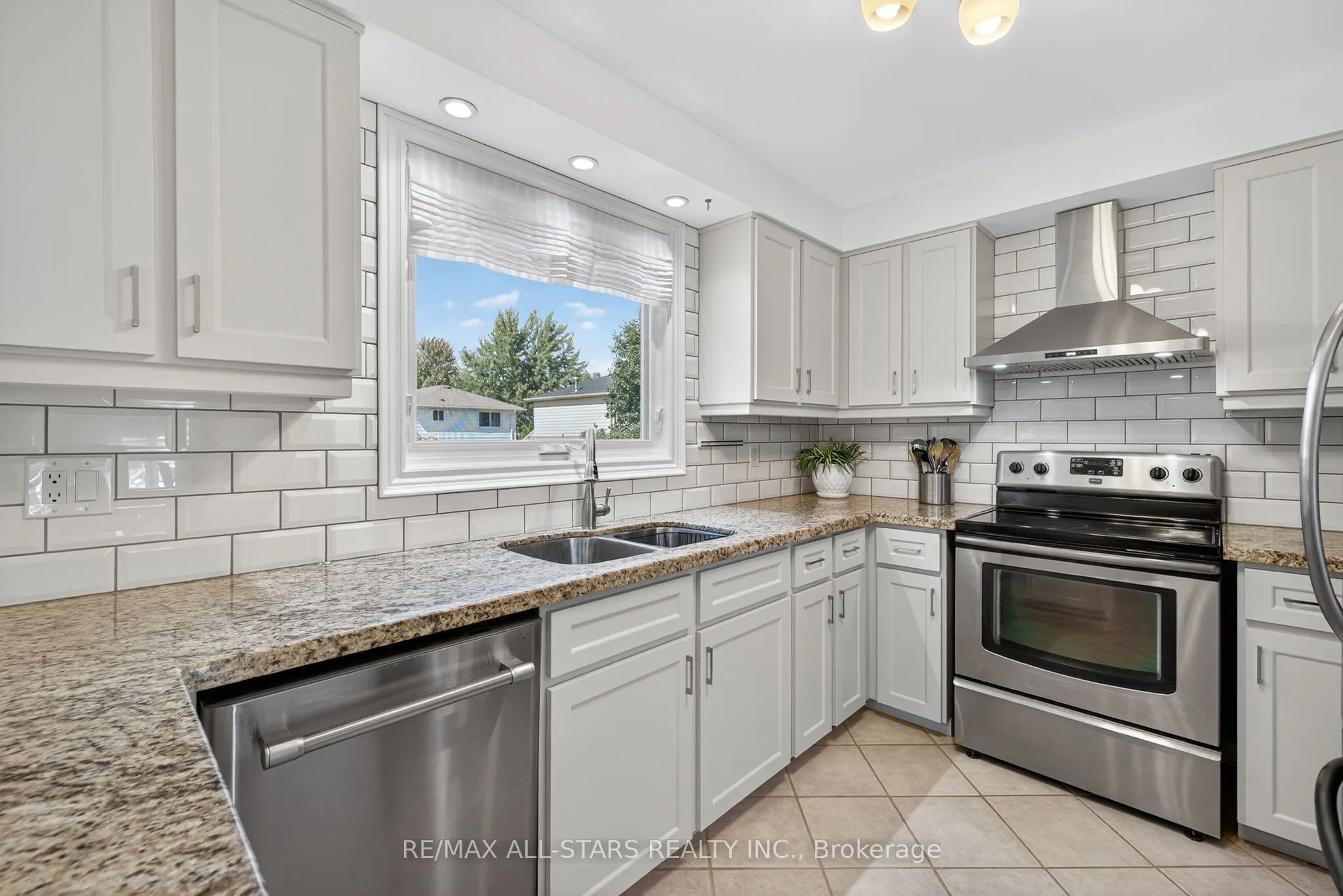 10 Castille Crescent