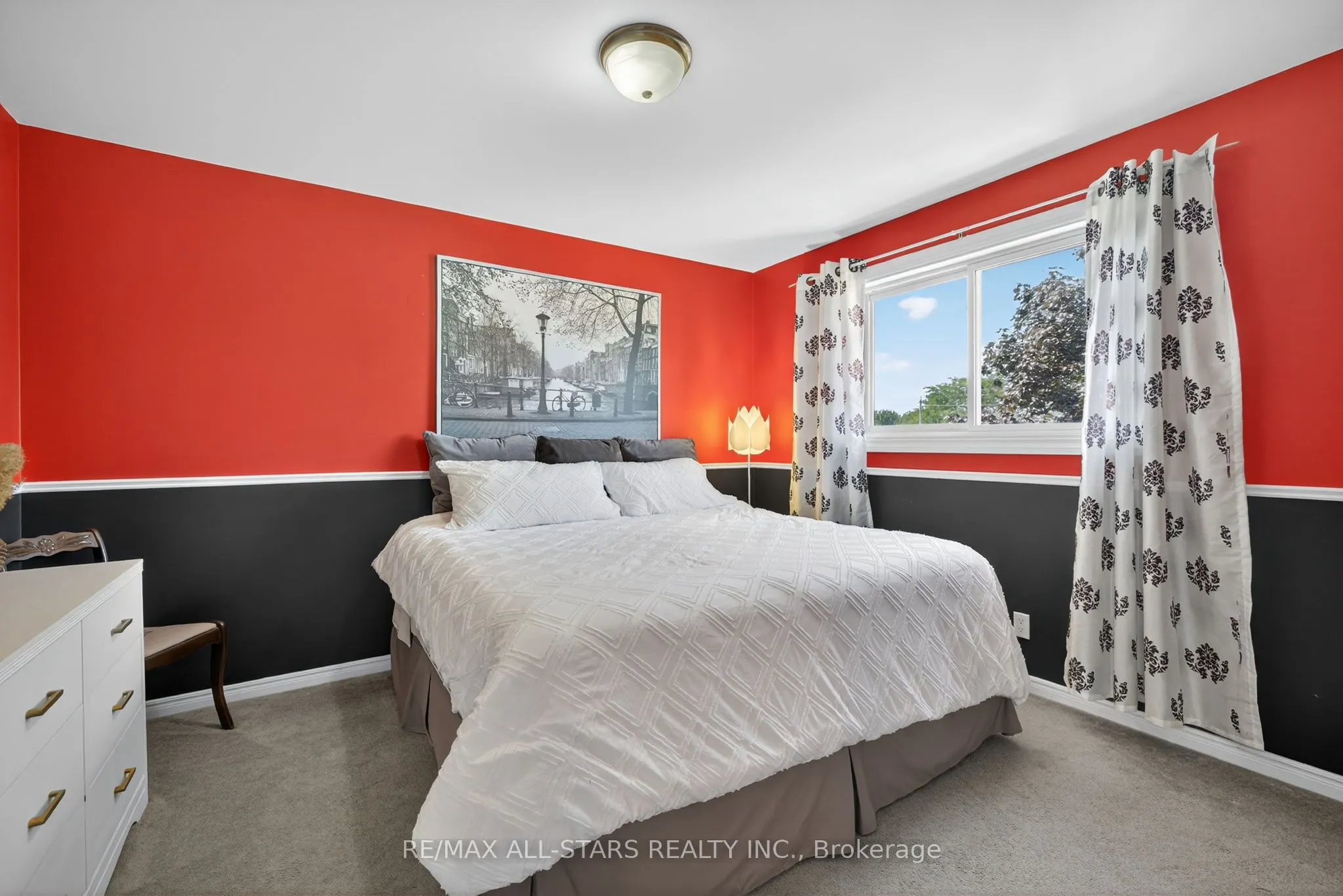10 Castille Crescent