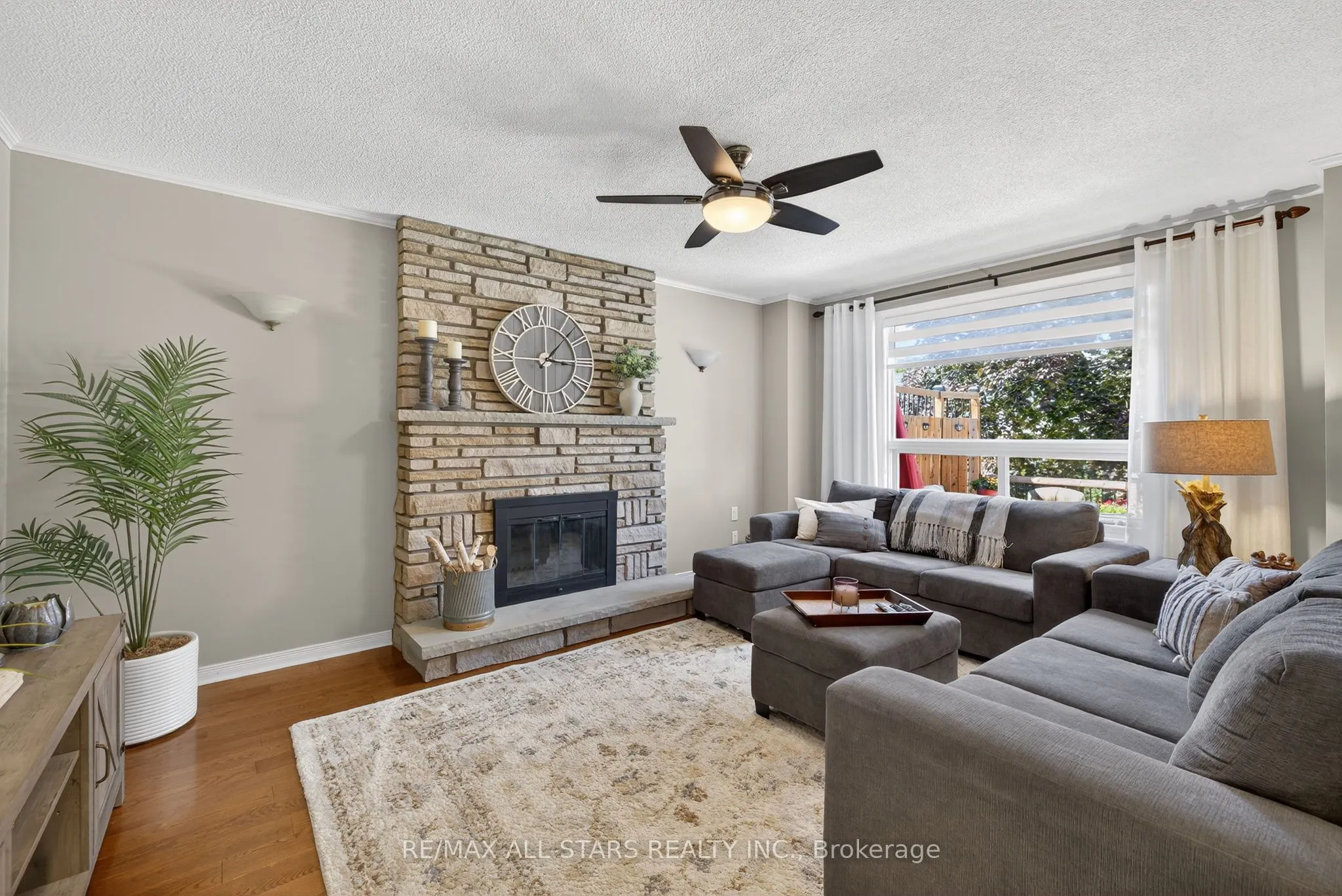 10 Castille Crescent