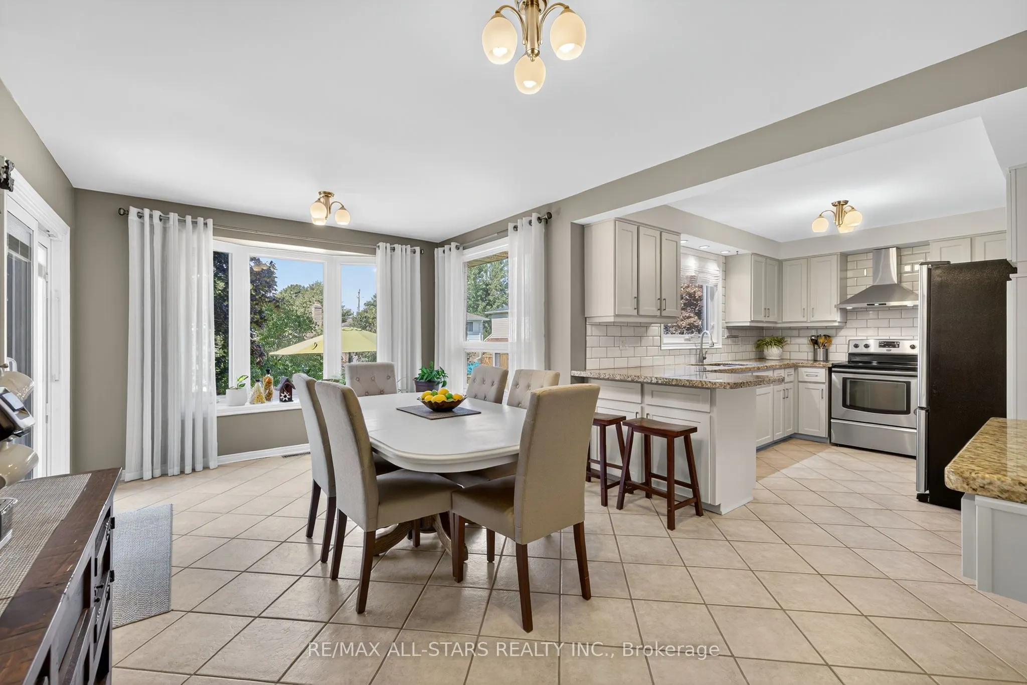 10 Castille Crescent