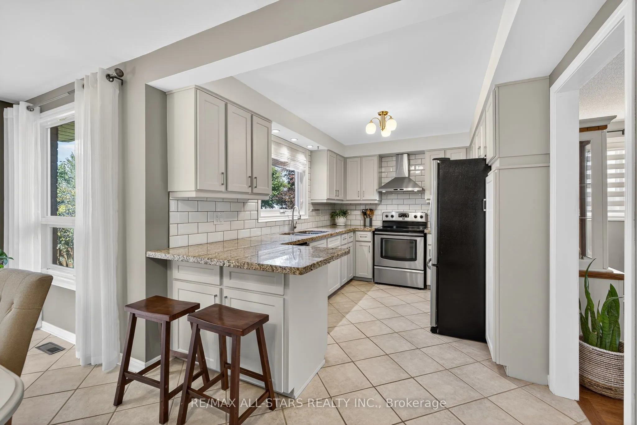 10 Castille Crescent