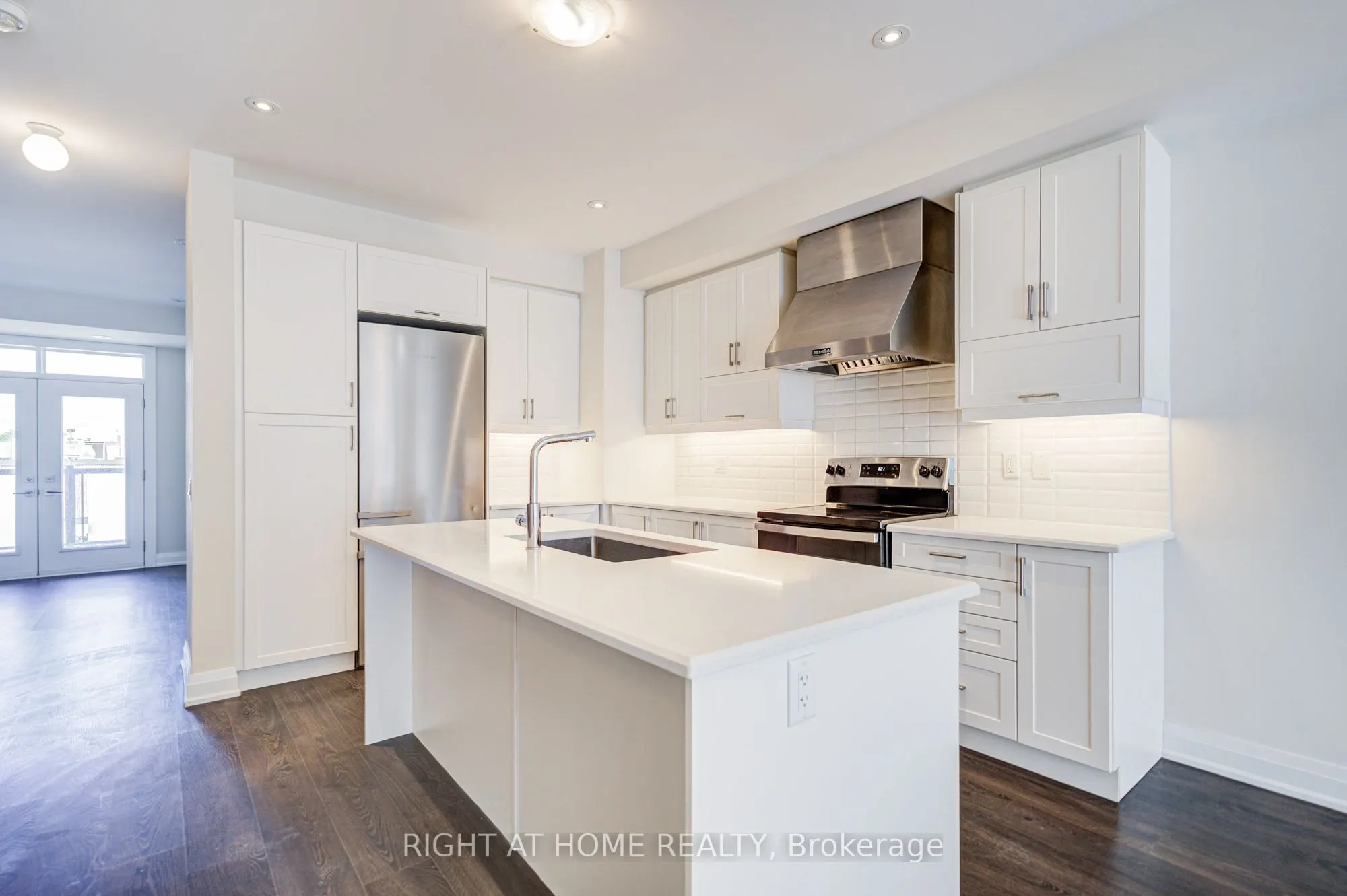 33 John Stocks Way, #Unit 3B